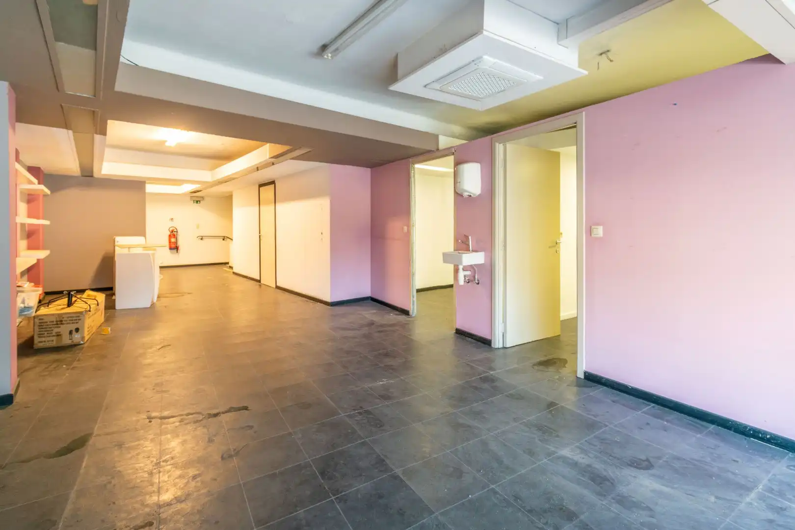 ZEER RUIM DUPLEX KANTOOR-EN/OF COMM. RUIMTE (261m²) ! foto 9