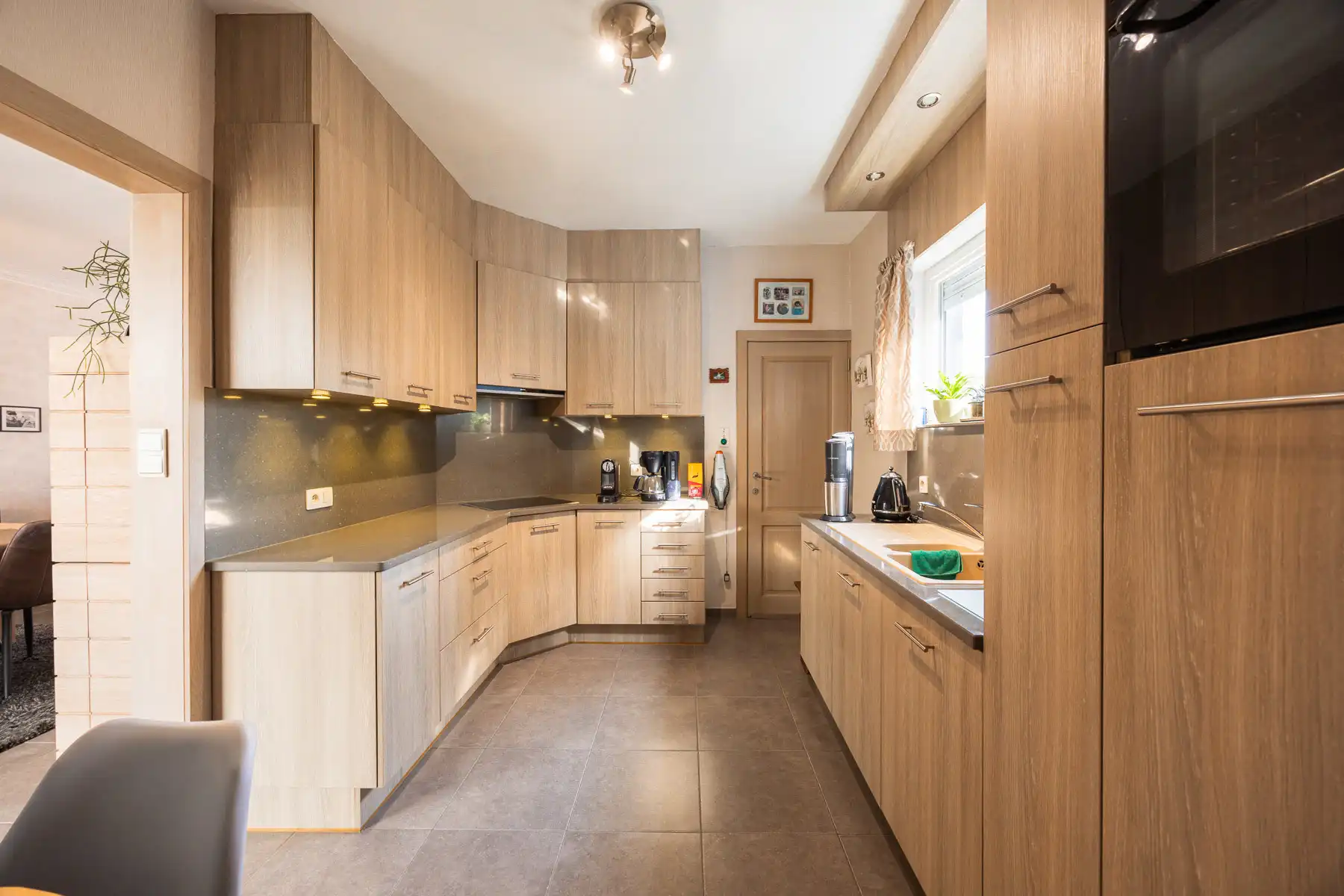 Charmante, uitmuntend onderhouden woning op een ruim perceel foto 9