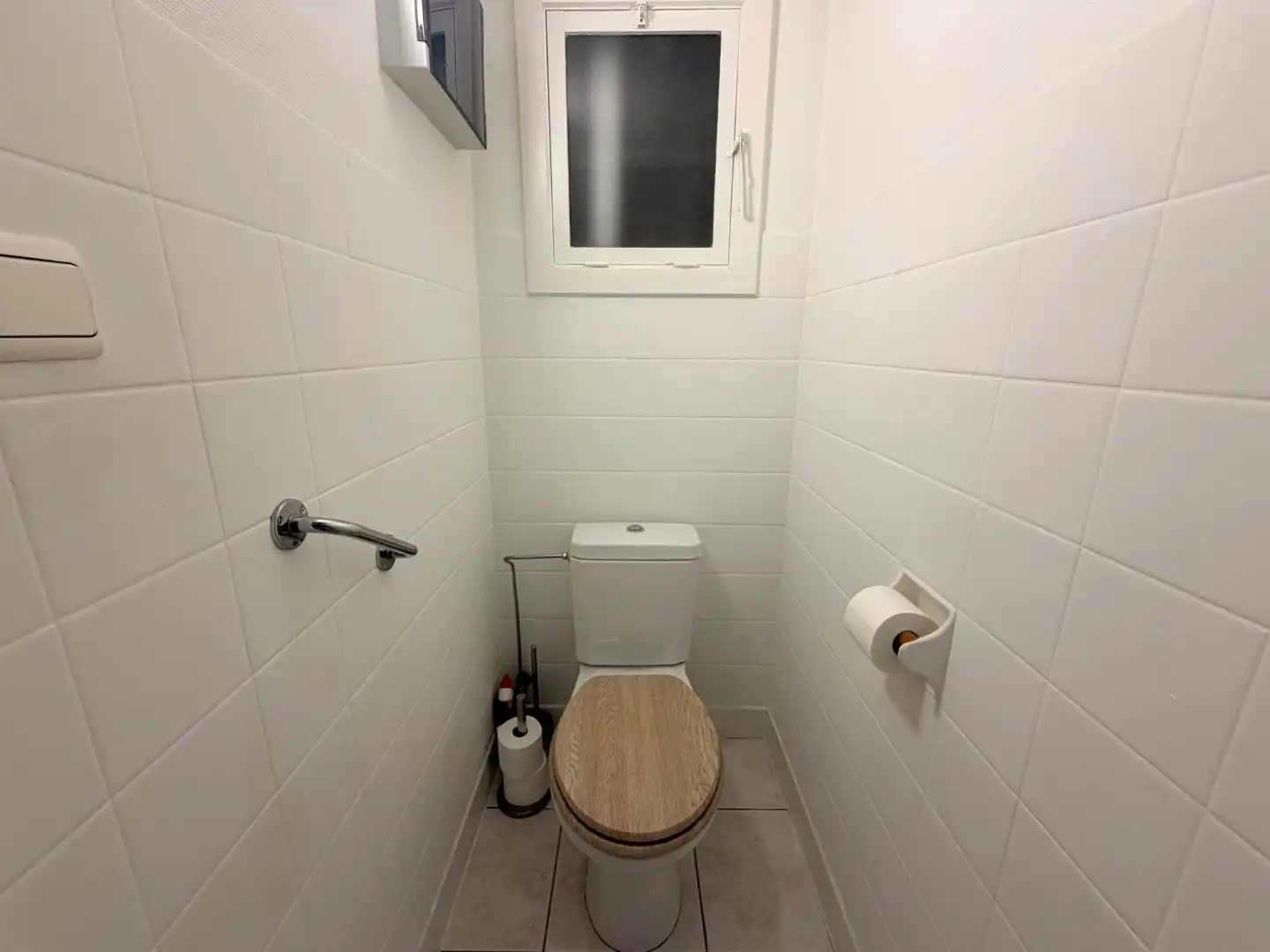 Instapklaar appartement op de hoogste verdieping, vlak achter de Zeedijk foto 14