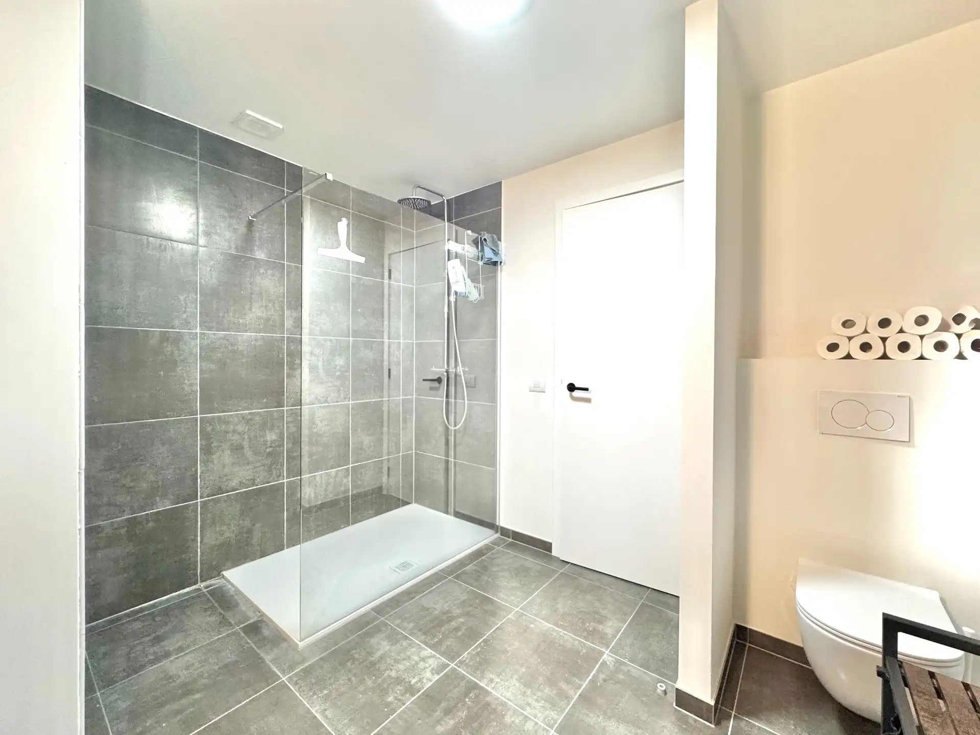 GELIJKVLOERS APP | 2 SLPKS | 2 BDKS | GARAGE | TUIN foto 9