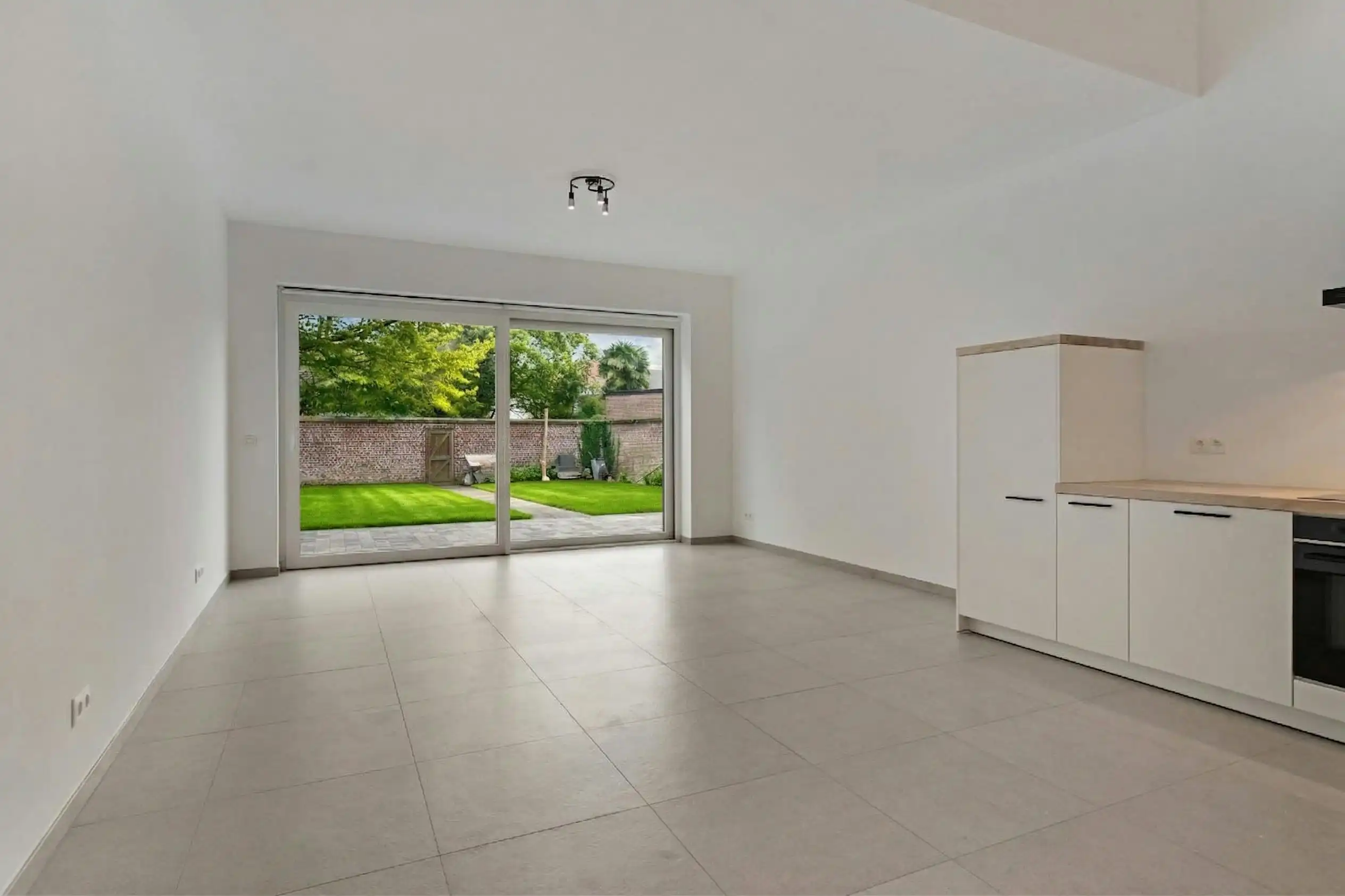 Nieuw appartement te koop in Vlamertinge met leuke tuin! foto 5