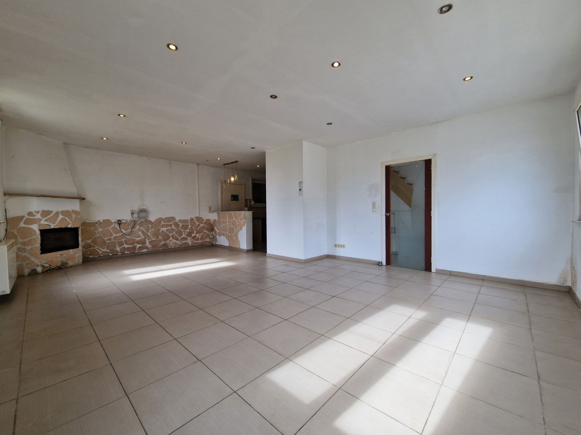 Woning met 3 slaapkamers en garage foto 4
