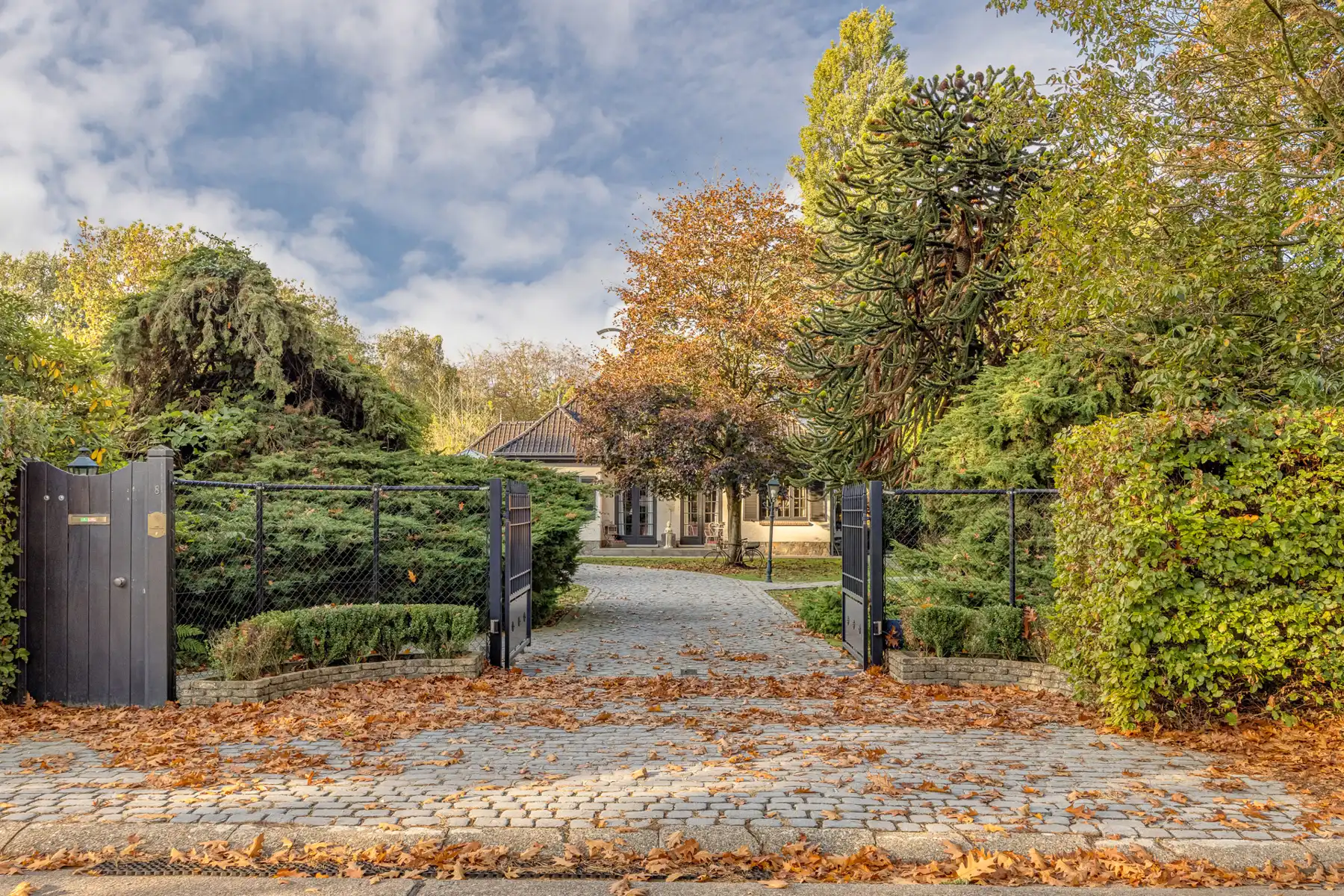 Karaktervolle villa, voorkant Schilde op ca. 1427 m² foto 27