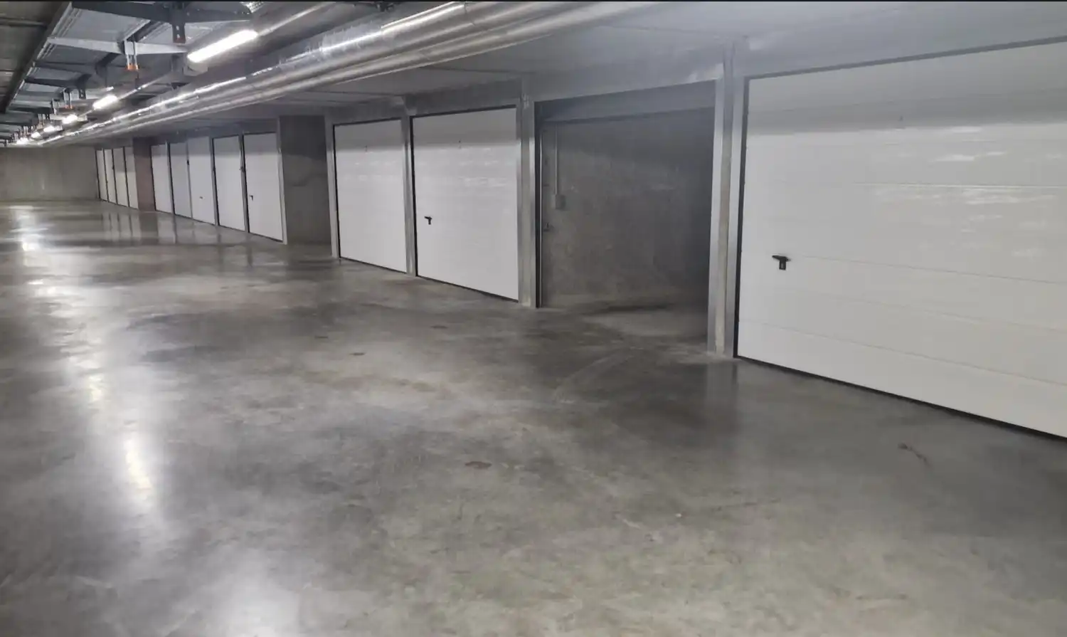 GARAGEBOX TE HUUR foto 2