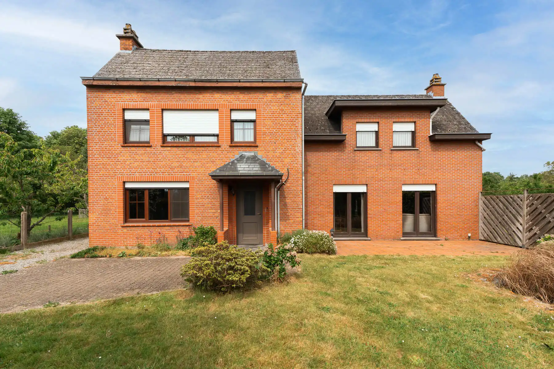 Gezellige, te renoveren woning met leuke tuin op toplocatie  foto 3