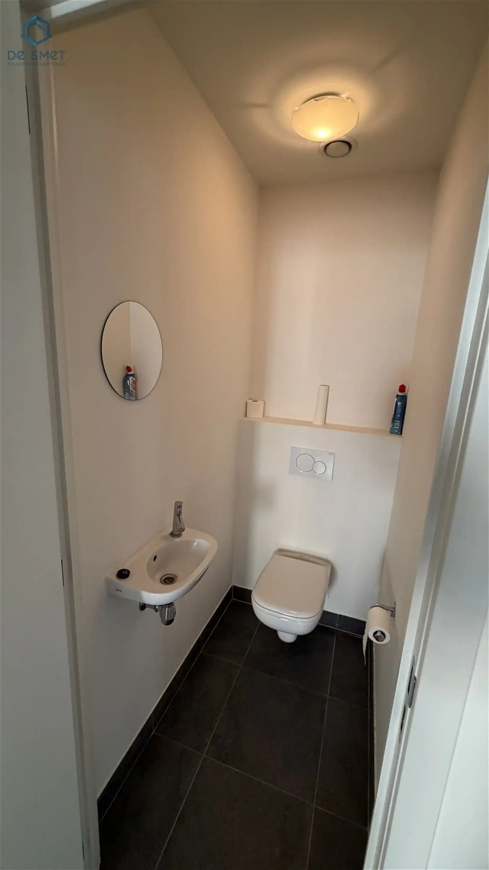 PRACHTIG GELIJKVLOERS APPARTEMENT MET 2 SLP EN TERRAS EN CARPORT TE DENDERWINDEKE foto 6