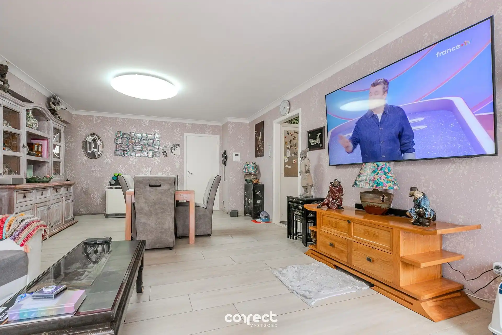 Goed onderhouden appartement met 2 slaapkamers op centrale ligging. foto 2