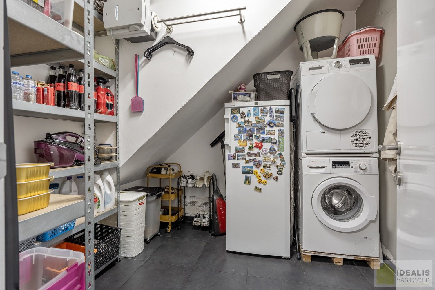 INSTAPKLARE GEZINSWONING MET LICHTRIJKE LEEFRUIMTE, RUIME EN VERZORGDE KEUKEN, BADKAMER EN 3 GOEDE SLAAPKAMERS OP EEN KNAP ZUID-GEORIENTEERDE PERCEEL VAN 2A 32A foto 16