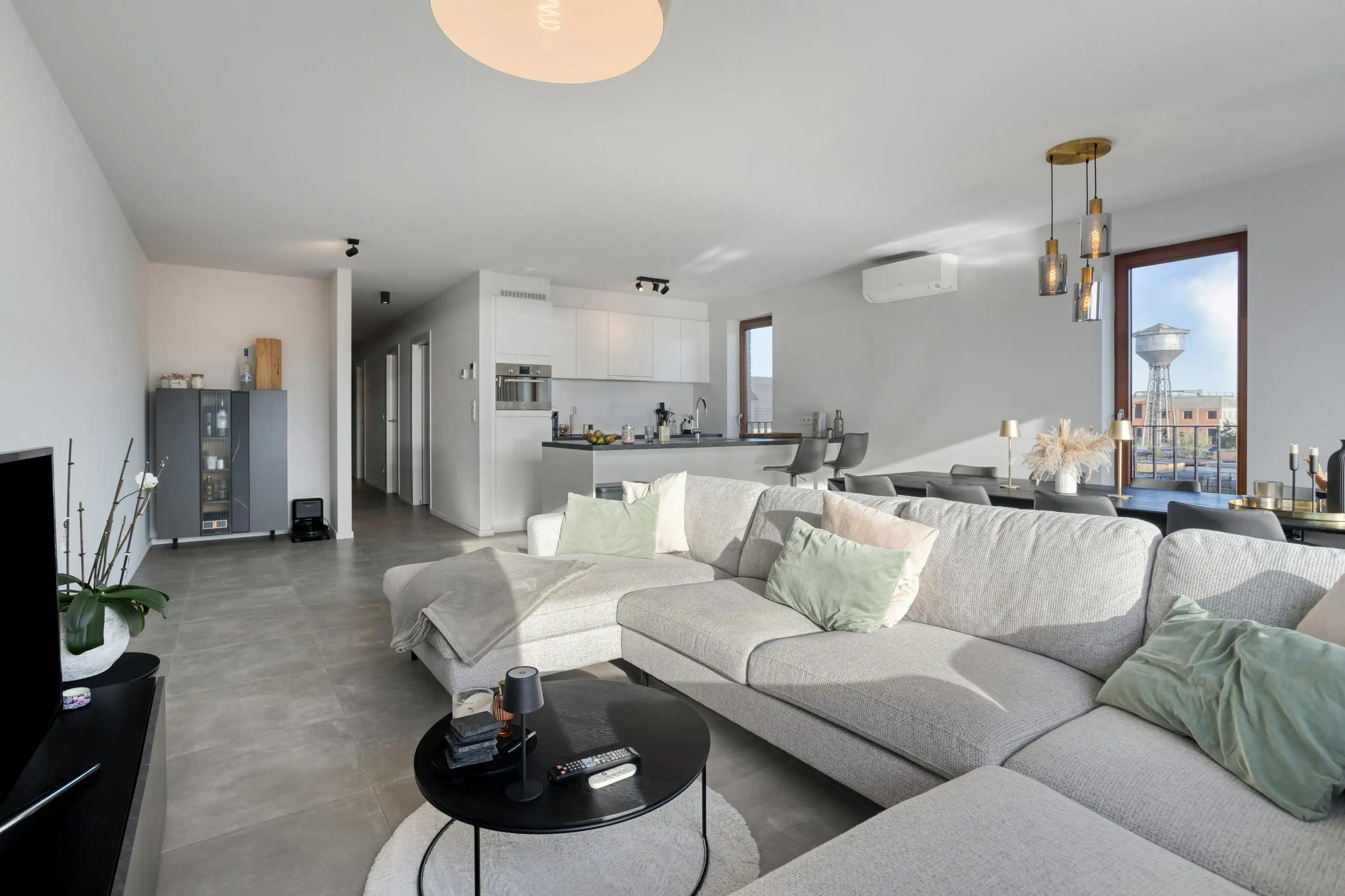 Recent appartement met 3 slaapkamers, terras en staanplaats foto 6