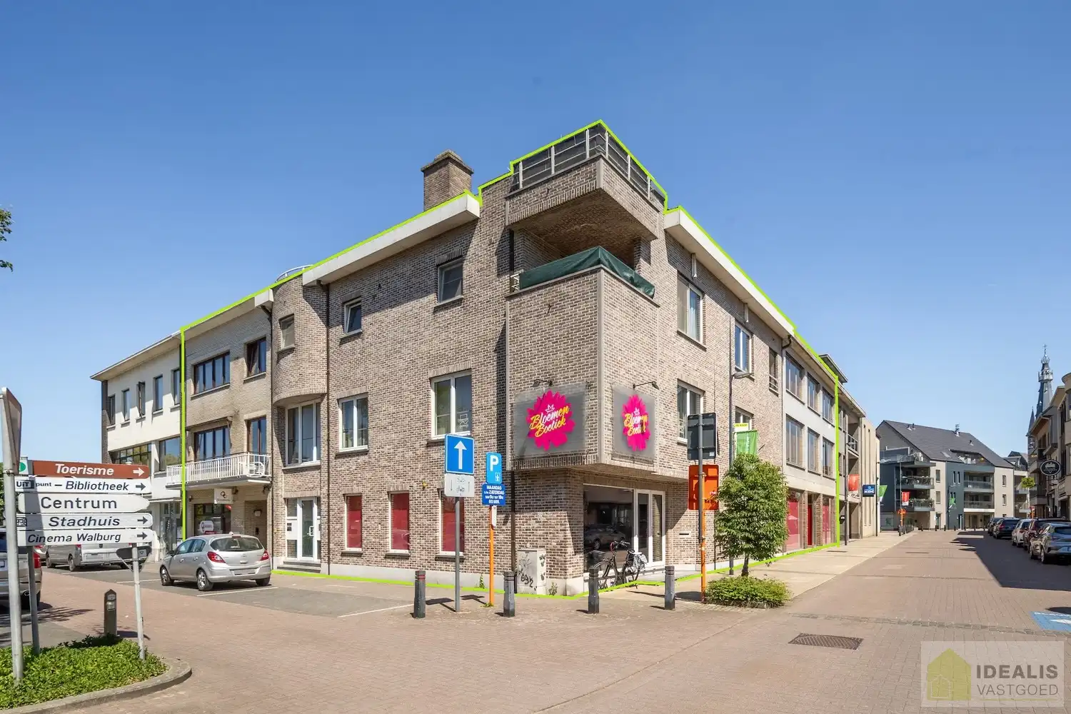IDEALIS VASTGOED - OVERDRACHT AANDELEN PATRIMONIUMVENNOOTSCHAP MET IN HAAR ACTIEF MEERDERE ONROERENDE GOEDEREN GELEGEN TE STADSWAAG 3, STADSWAAG 5, STAD 1, STAD 3 en GROENSTRAAT 5, ALLEN IN HET CENTRUM VAN HAMONT (HAMONT-ACHEL)! – Geschikt voor zij die zoeken naar een interessante investering met verschillende mogelijkheden waaronder een vernieuwbouw bestaande uit 10 appartementen. foto {{pictureIndex}}