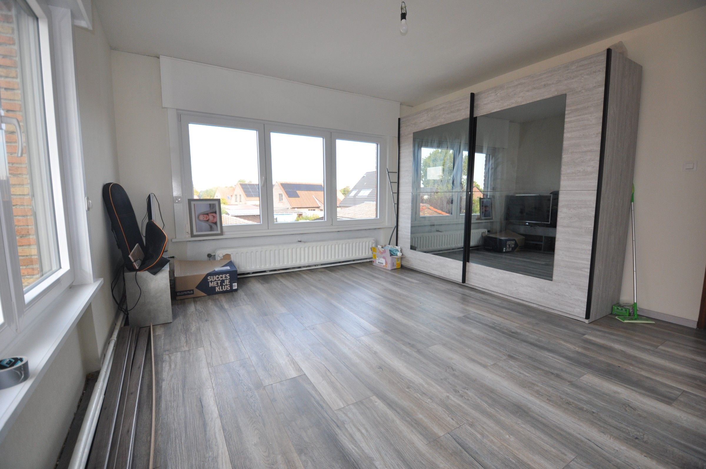 Gedeeltelijk gerenoveerde woning met grote tuin te Zandvoorde ! foto 10