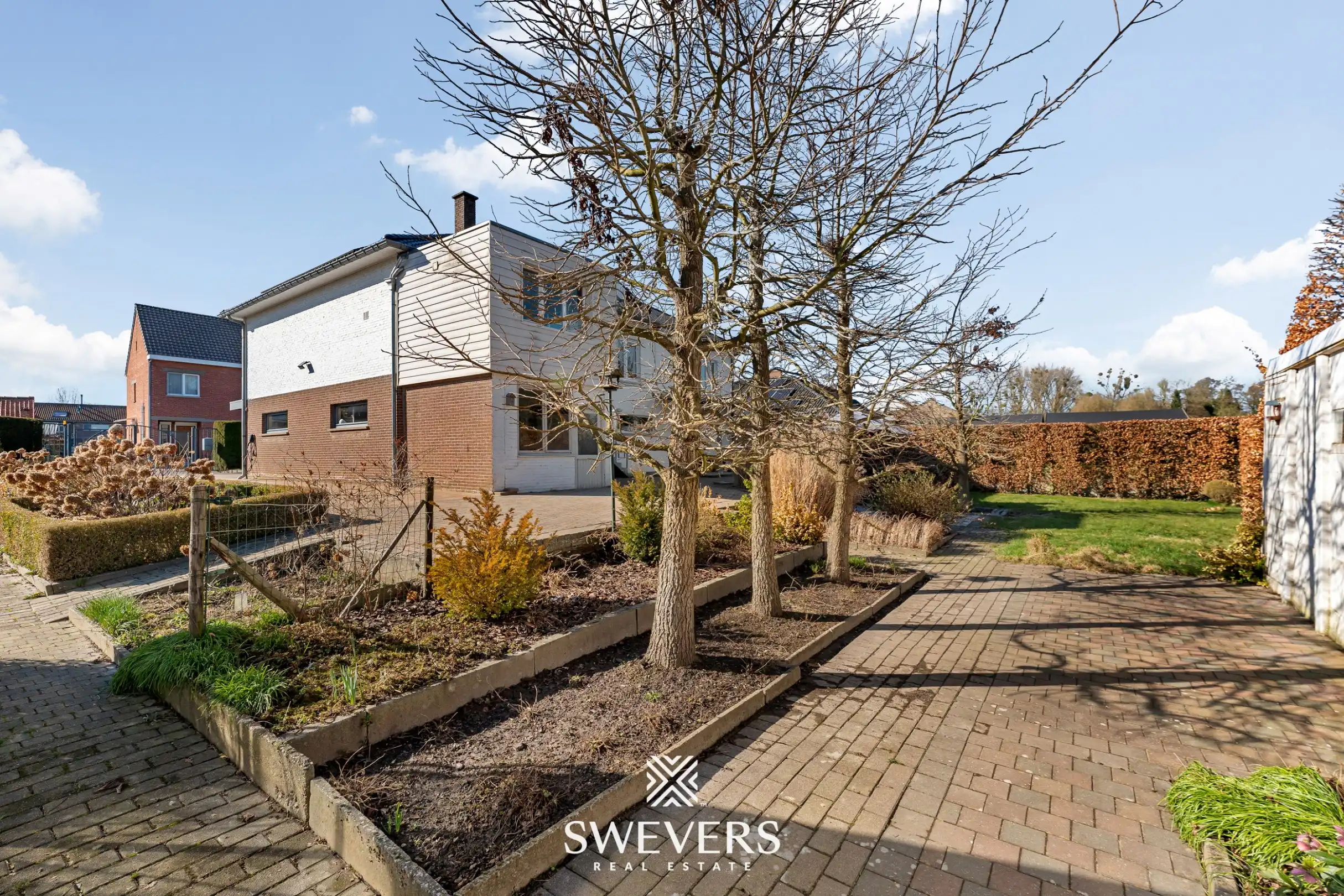 Karaktervolle gezinswoning met veel potentieel op 11a 74ca te Jesseren. foto 28