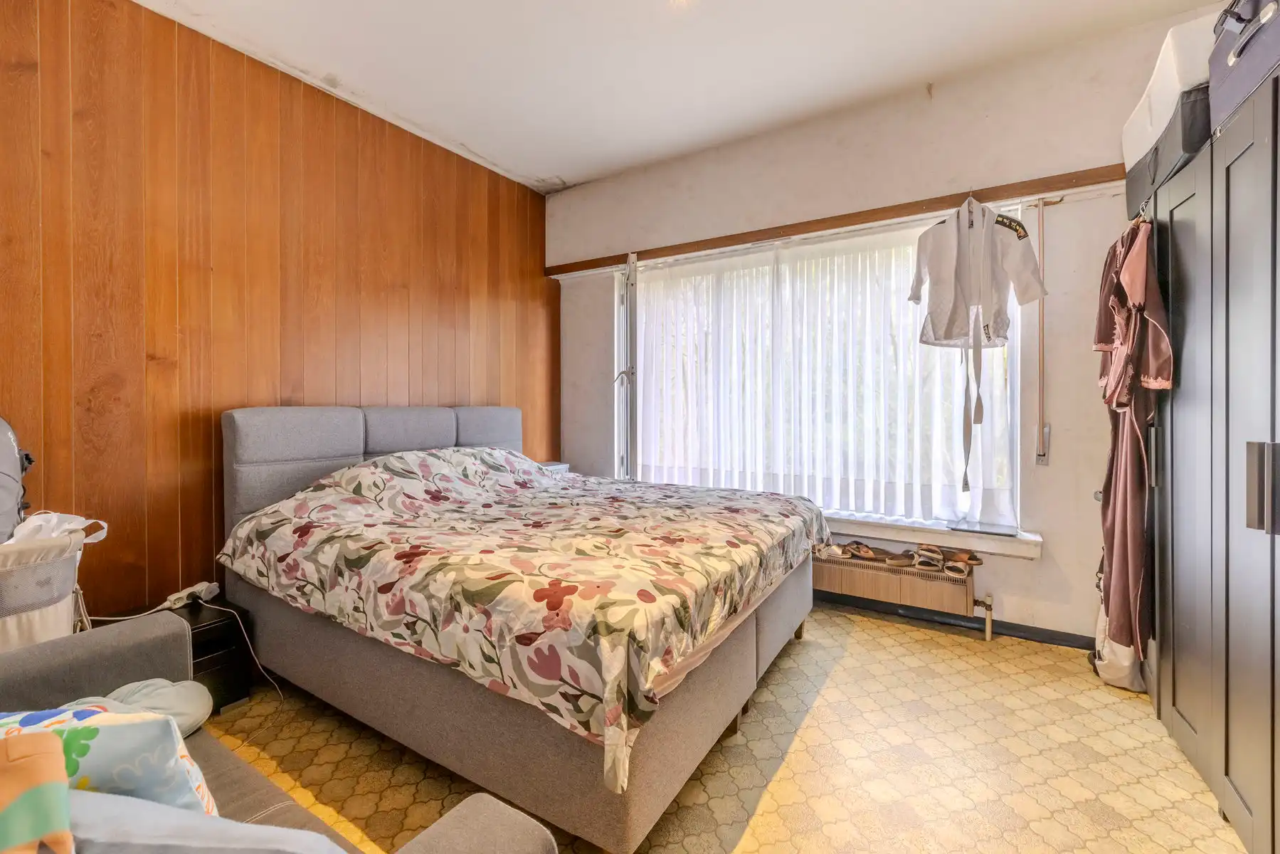 Rustig gelegen te renoveren woning met 2 slp op mooi perceel foto 12