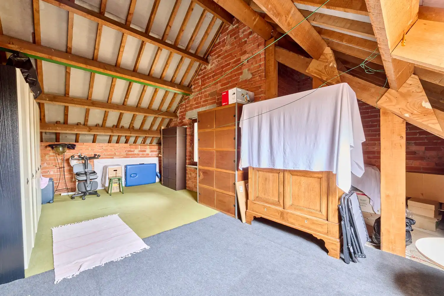 Residentieel en op een uitgestrekt perceel gelegen vernieuwde woning met 3/4 slaapkamers foto 23