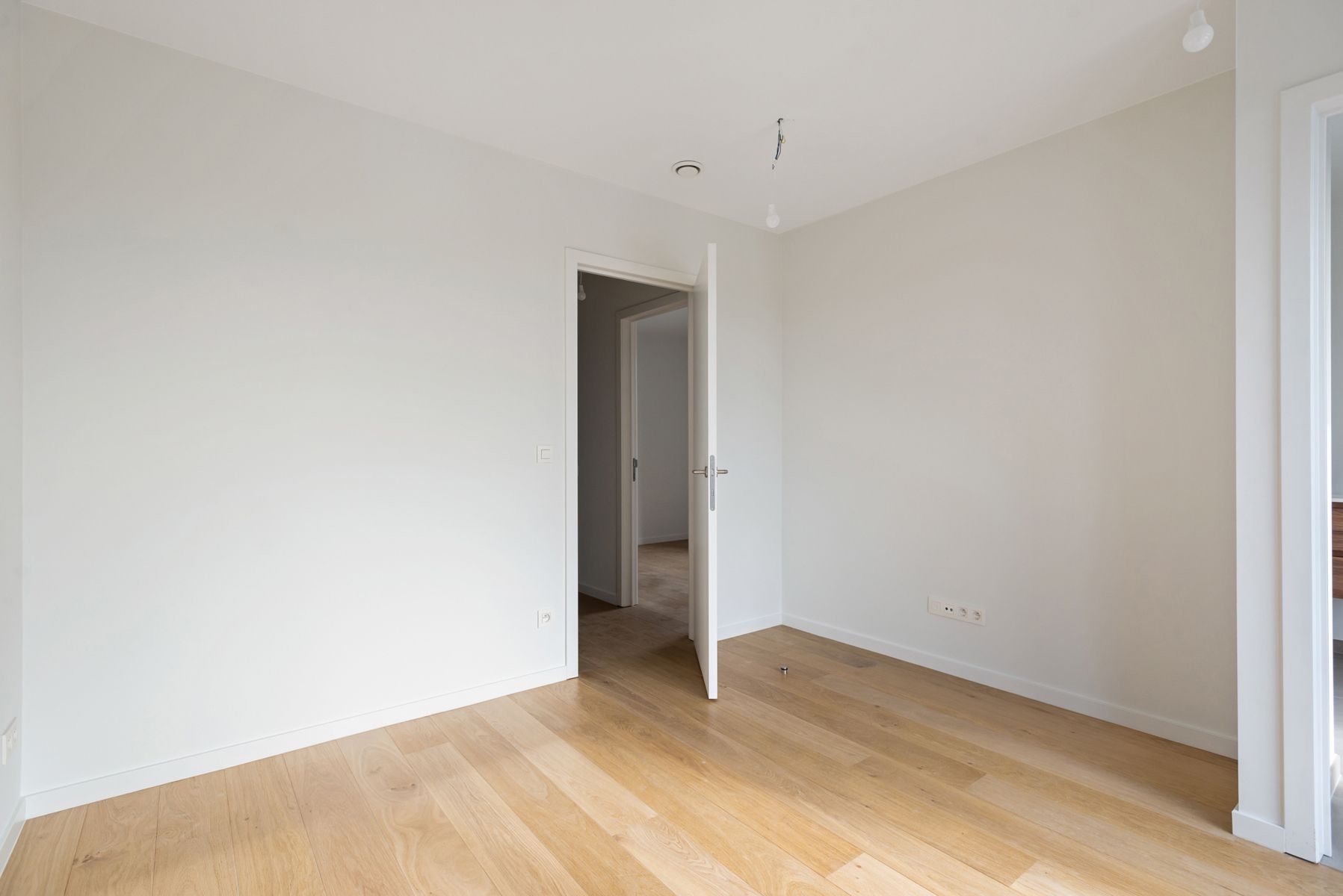 Recent appartement op 2de verdieping in een gebouw met lift. foto 6