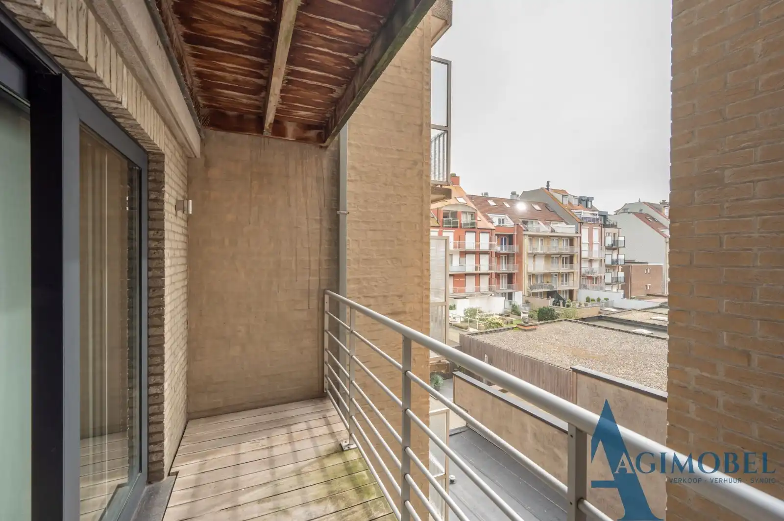 Eigentijds en perfect afgewerkt 2-slaapkamerappartement op toplocatie in Knokke. foto 10