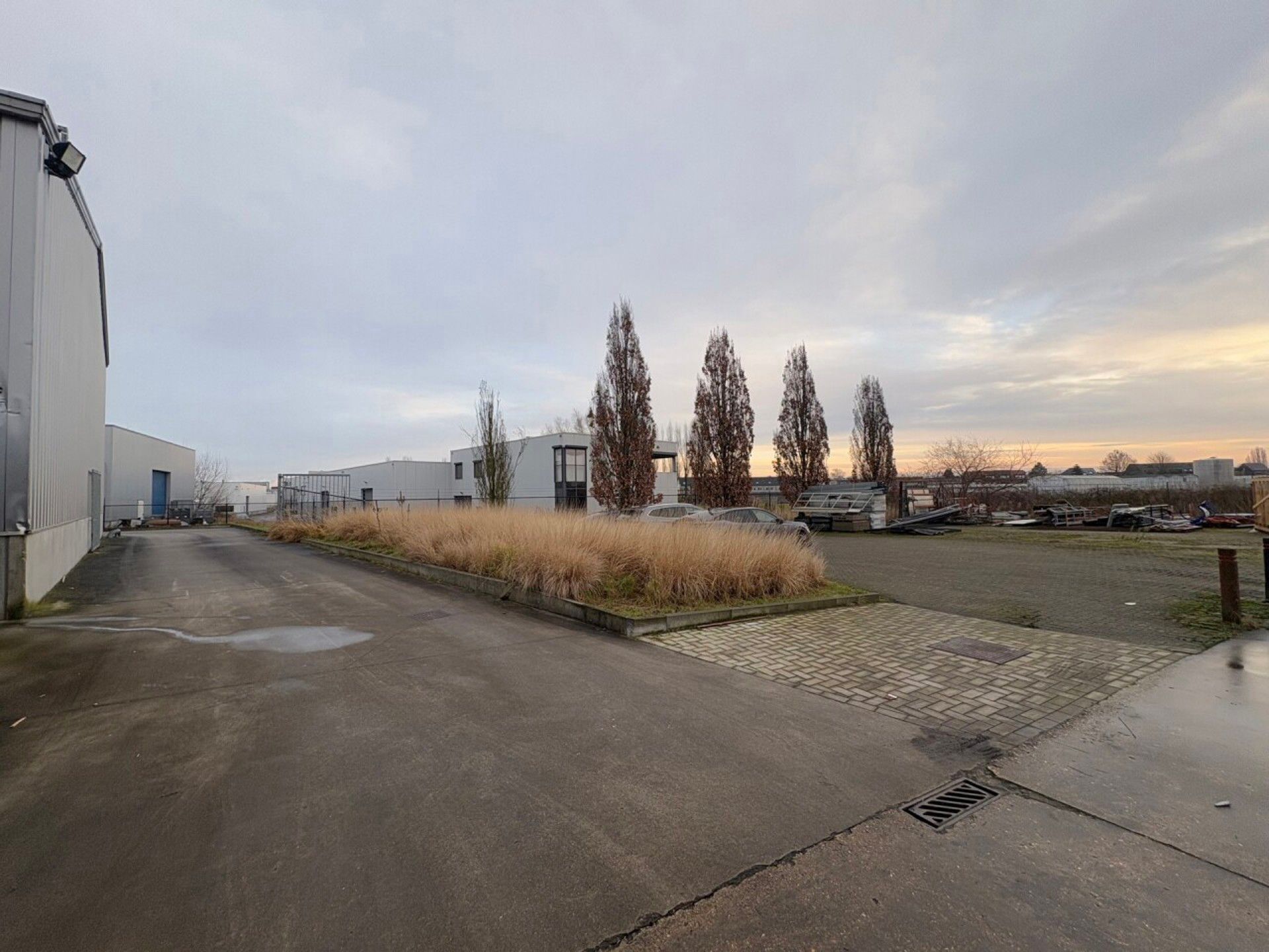 TE HUUR/TE KOOP bedrijfsgebouw op zichtlocatie te Aartselaar foto 18