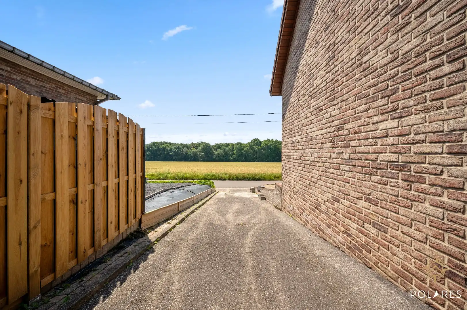 Ruime open bebouwing op een prachtig perceel van bijna 28 are foto 3