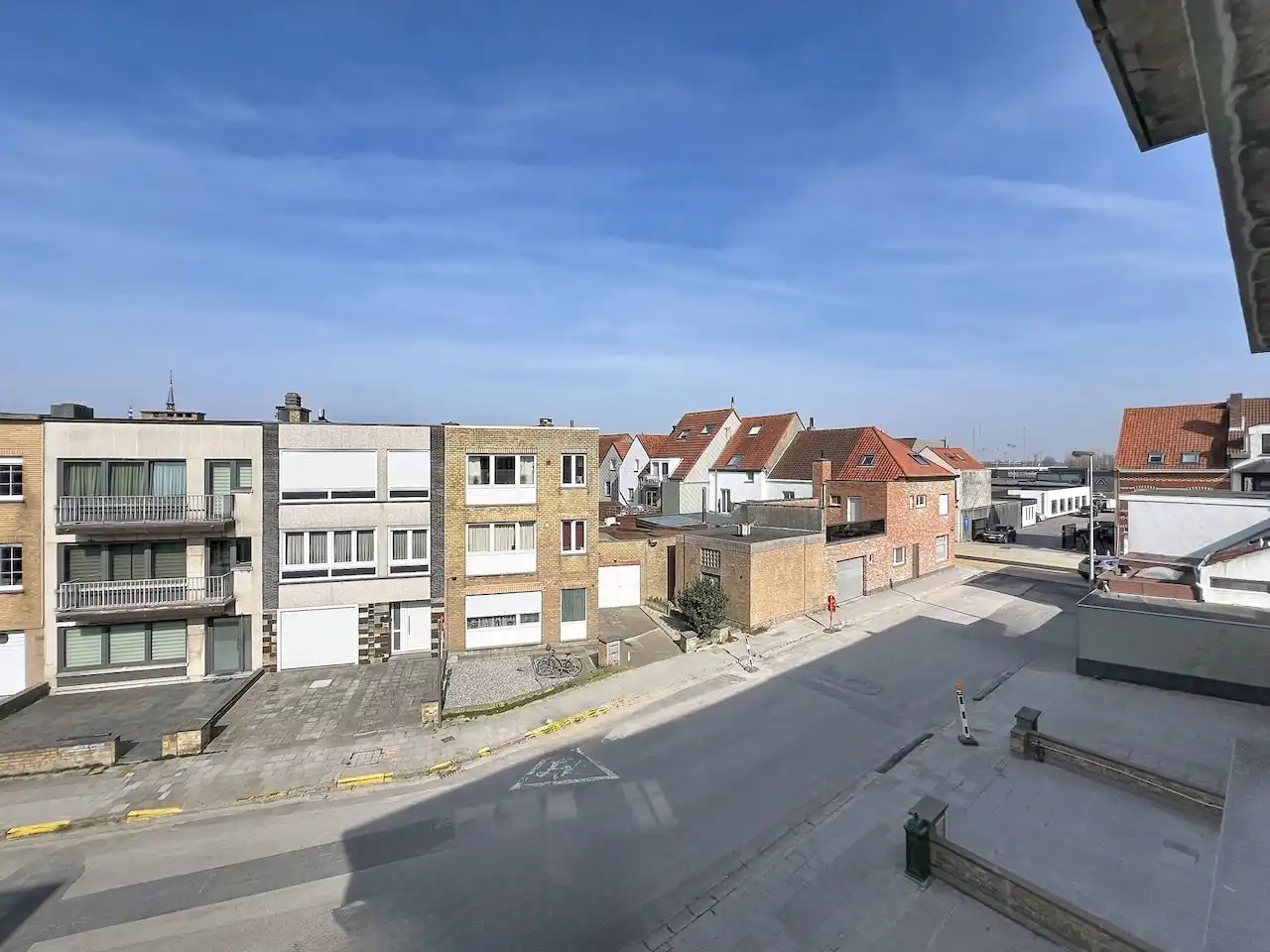 Mooi ingedeeld twee slaapkamerappartement in het hart van Heist. foto 9