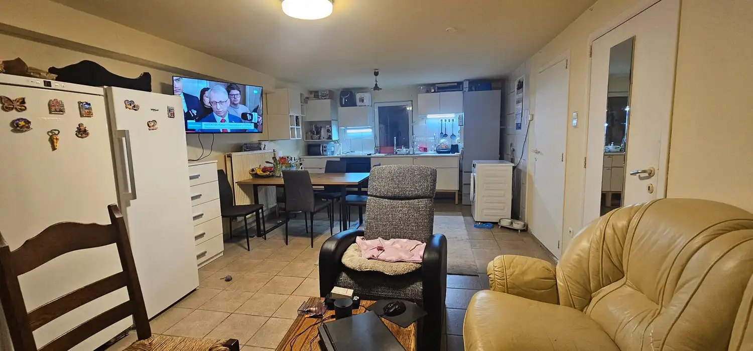 Opbrengstpand met handelspand  (op te delen in 2 appartementen) en 6 (8) appartementen op de eerste en tweede verdieping te koop. foto 8