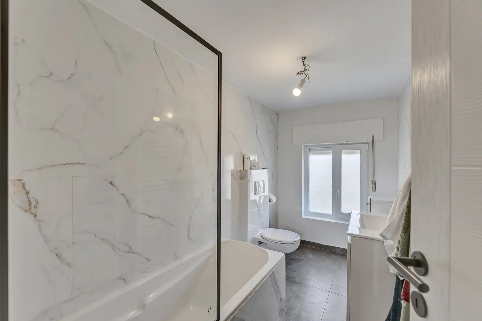 Instapklare gezinswoning met 4 slaapkamers en 2 badkamers foto 17