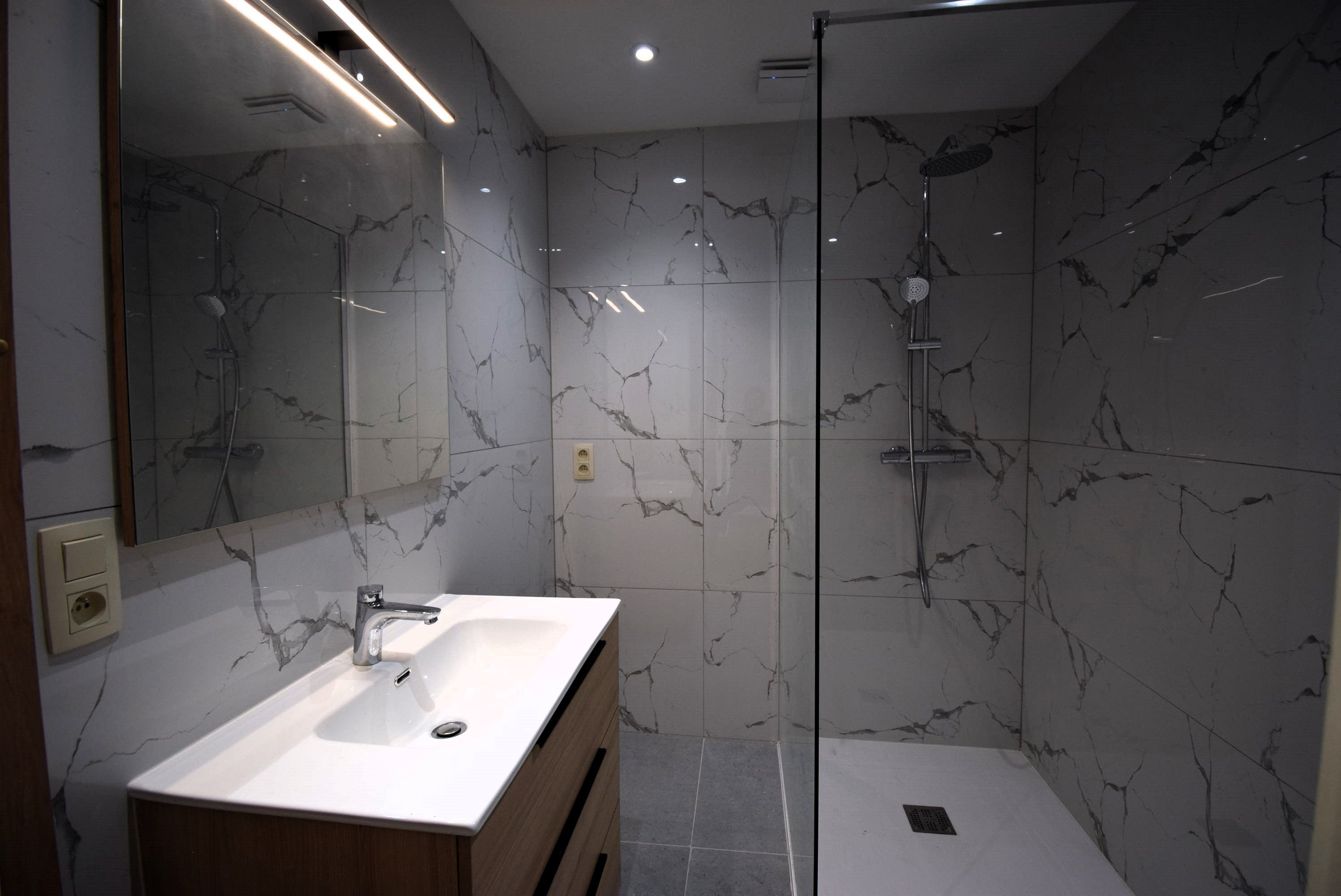 Gerenoveerd appartement 2 slaapkamers foto 5