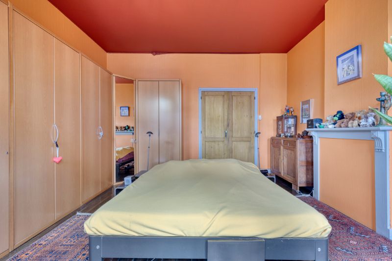 KARAKTERVOLLE BURGERWONING MET TUIN IN EEN RUSTIGE BUURT foto 18
