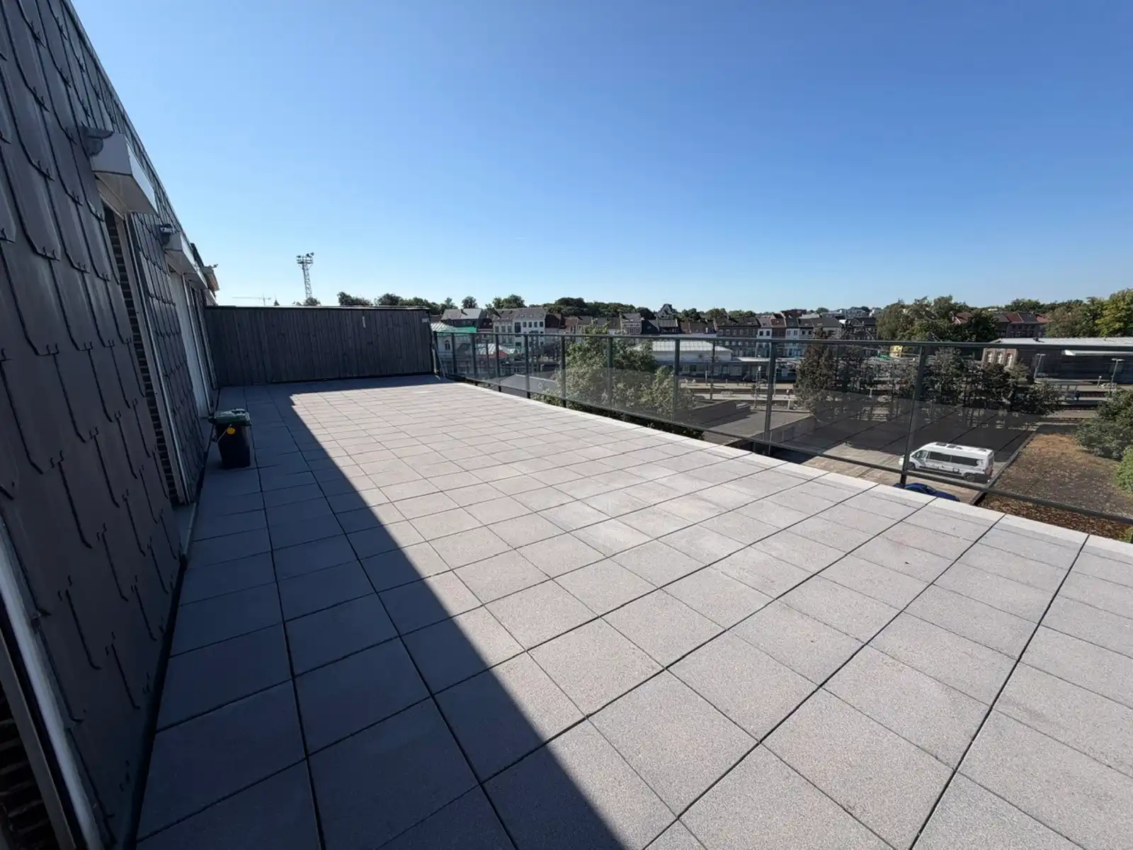 Dakapp met 2 slpk, ruim terras en garagebox foto 2
