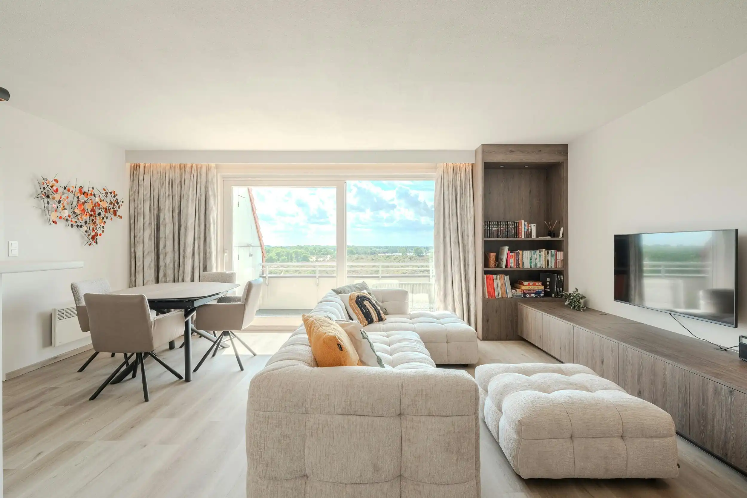 Prachtig appartement te koop met één slaapkamer en slaaphoek foto {{pictureIndex}}