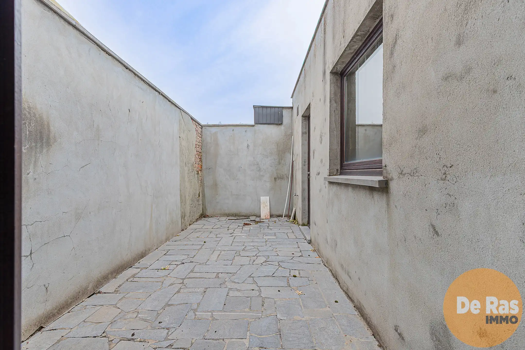 LEDE Centraal gelegen renovatiewoning met terras foto 12