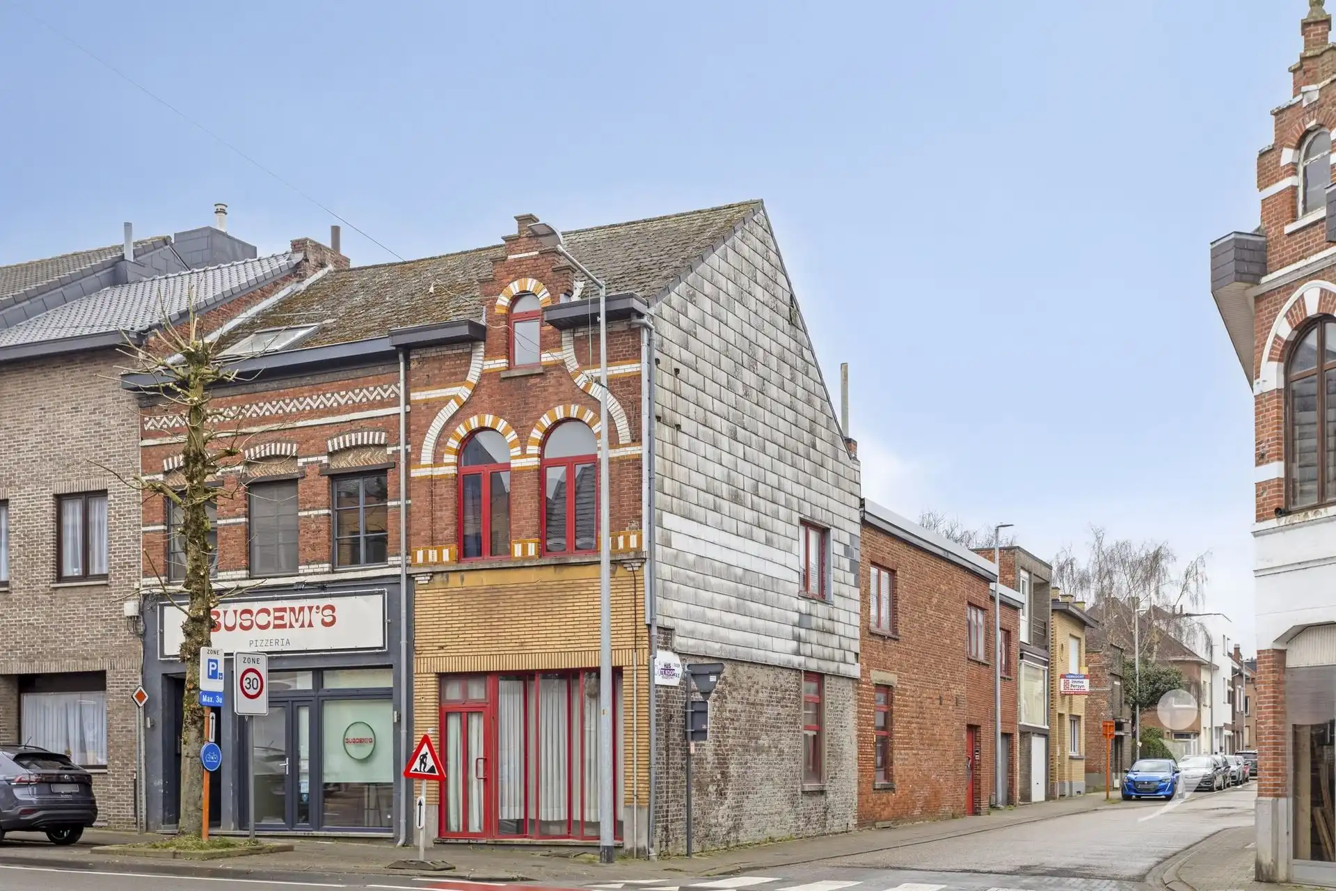 Hoofdfoto van de publicatie: Interessante opbrengsteigendom met drie appartementen