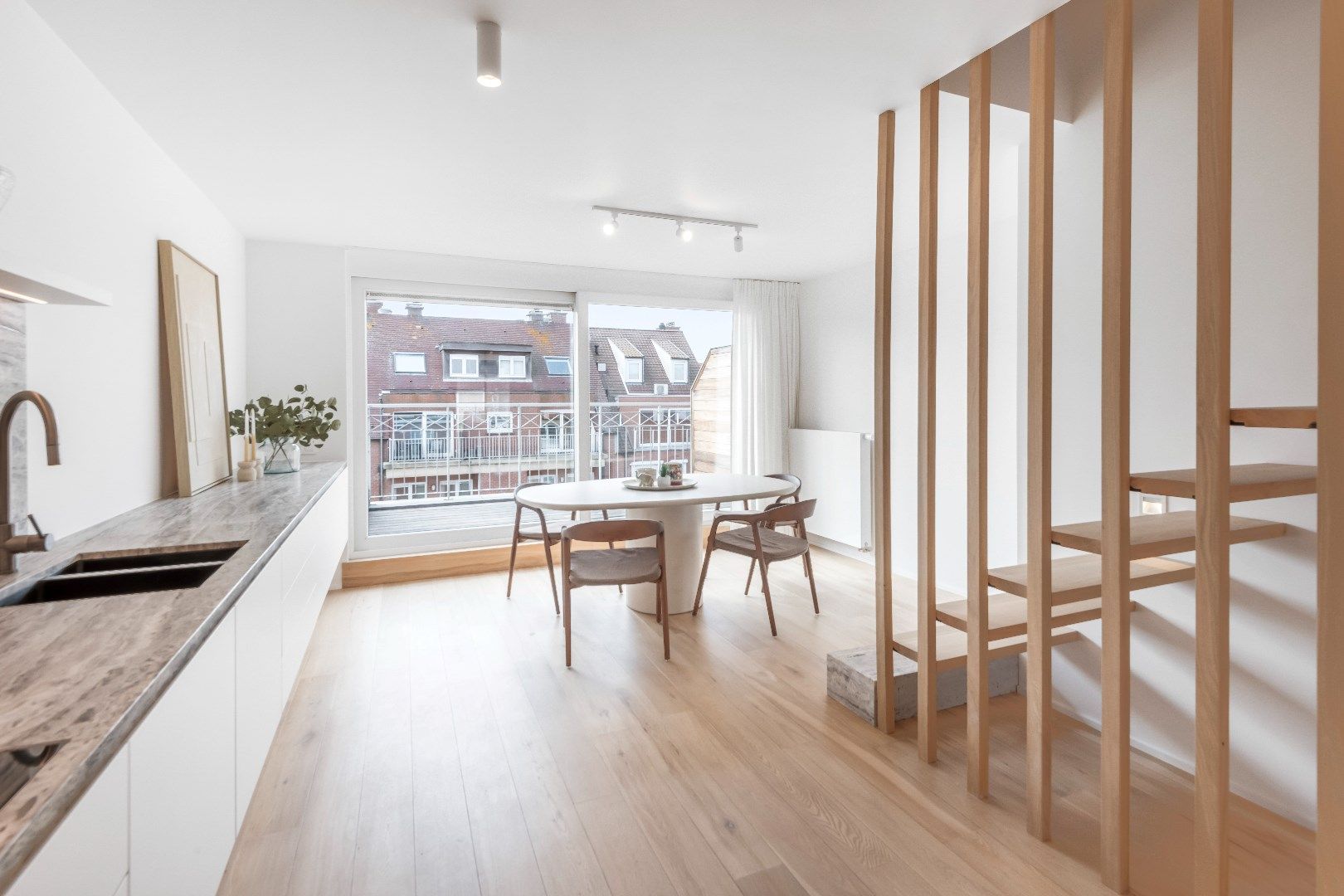 Instapklaar, totaal gerenoveerd doorzon duplex dakappartement met twee zonneterrassen foto 16