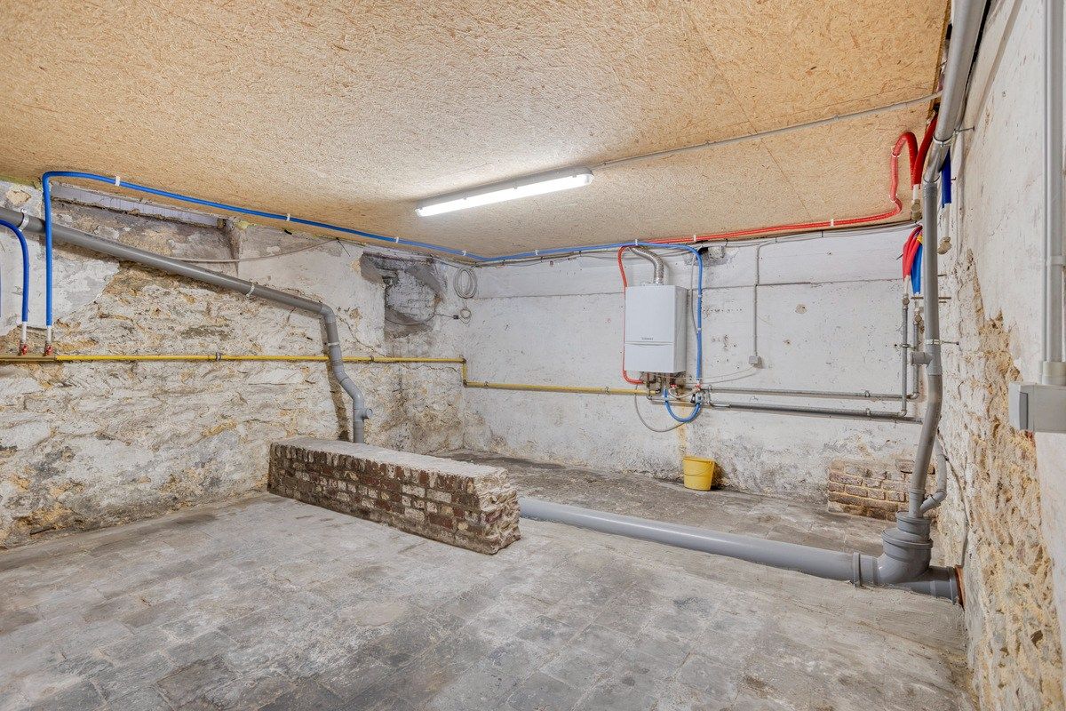 Ruim en gerenoveerd burgerwoning met stadstuin in het hart van Halle foto 16