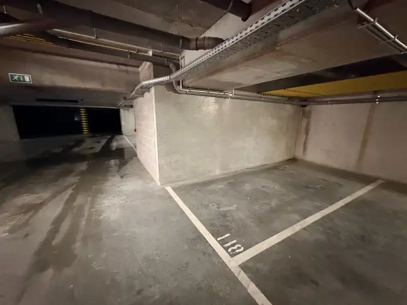 --- NIEUW --- Ondergrondse autostaanplaats te Gent - Dok Noord. foto 2