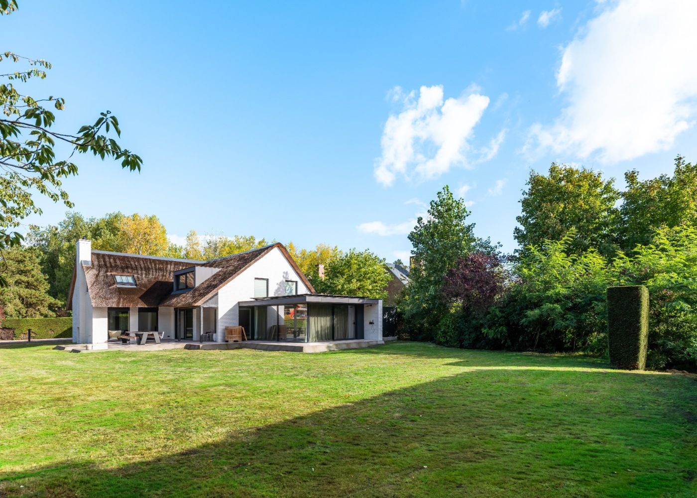 Luxueus gerenoveerde villa met 5 slaapkamers, residentieel gelegen op toplocatie in Sint-Idesbald. foto 40