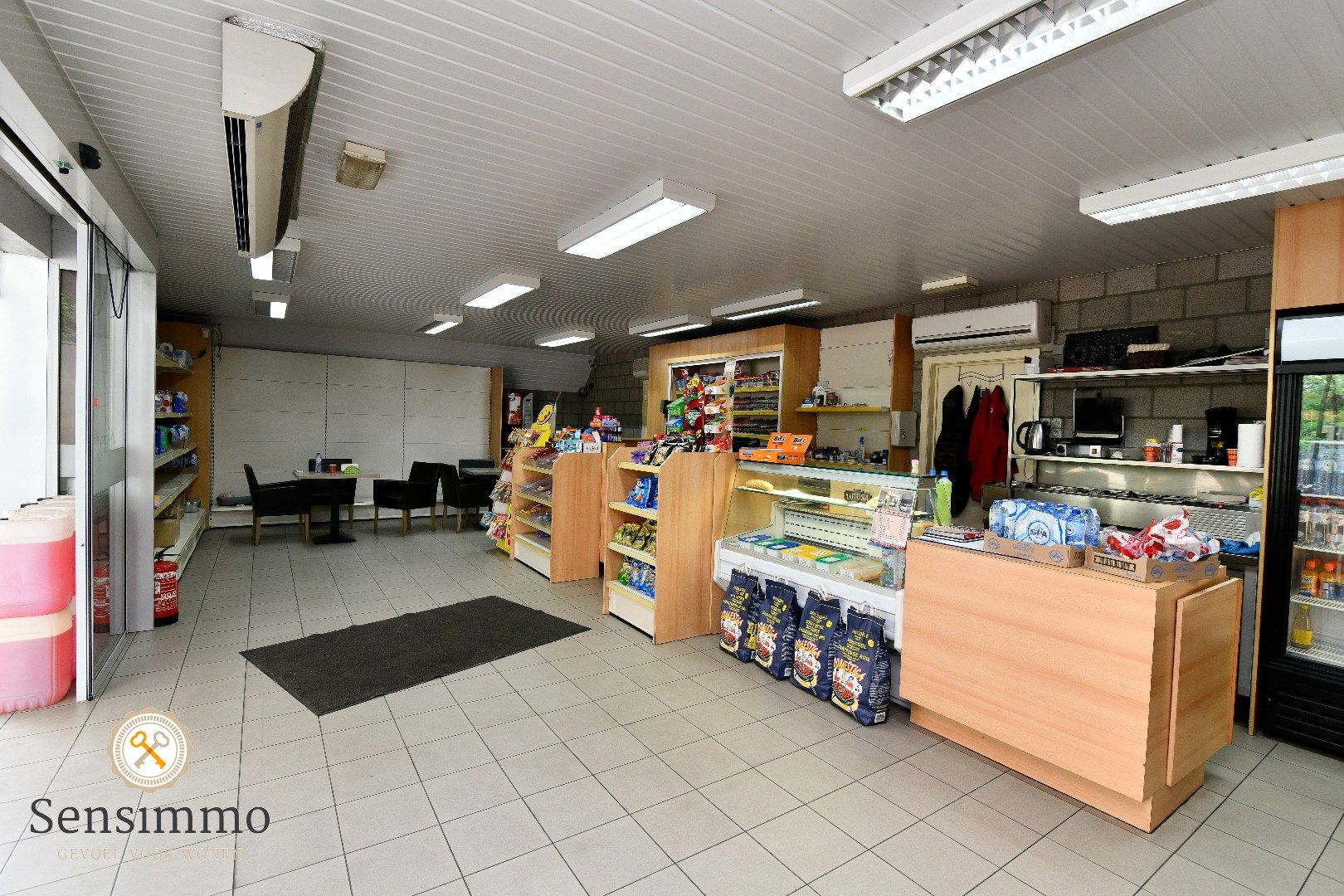Tankstation met winkel, onderhoudsgarage op grens Genk-Zutendaal foto 8
