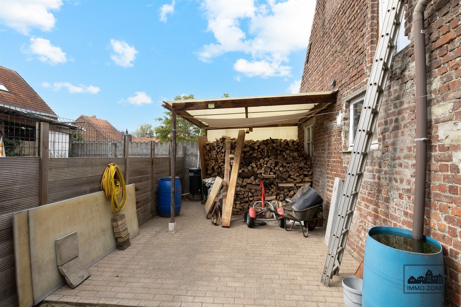 Op te frissen woning met veel potentieel foto 22