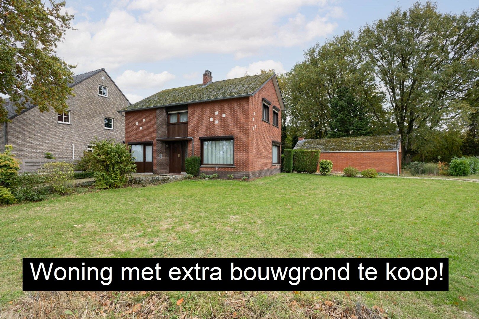 Woning met extra bouwgrond (open bebouwing) te koop!
