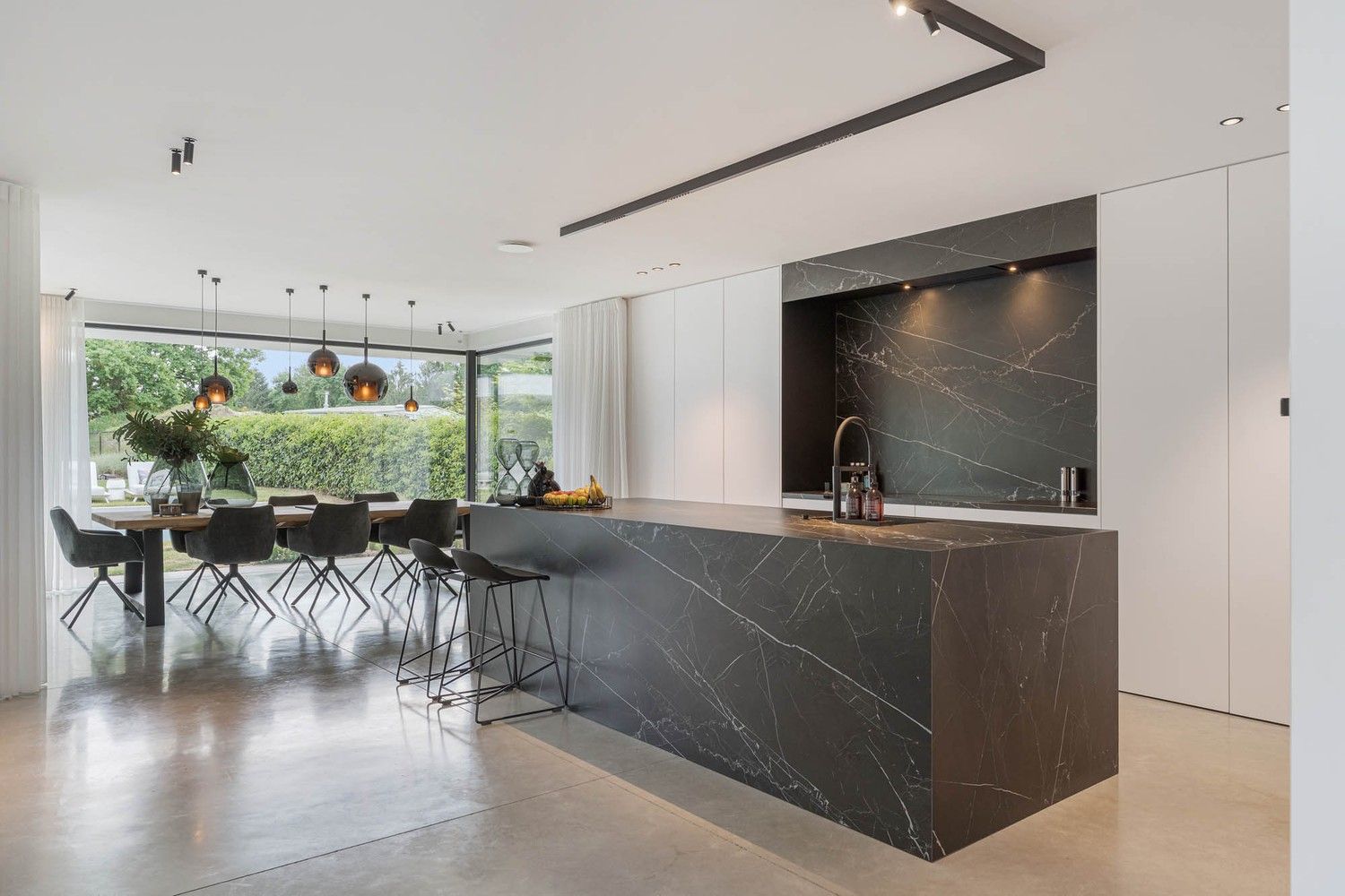 Exclusieve high-end villa met verwarmd zwembad op idyllische toplocatie! foto 9