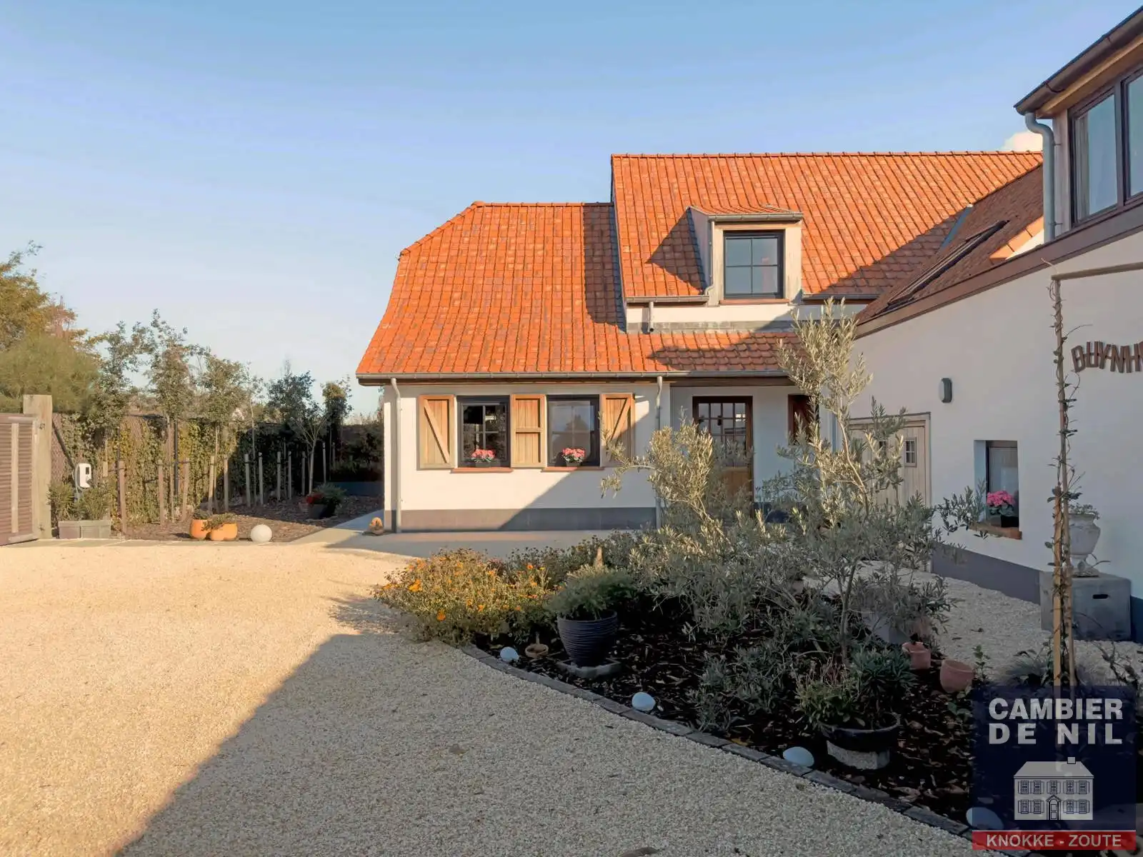 Alleenstaande woning in een residentiële omgeving foto 19