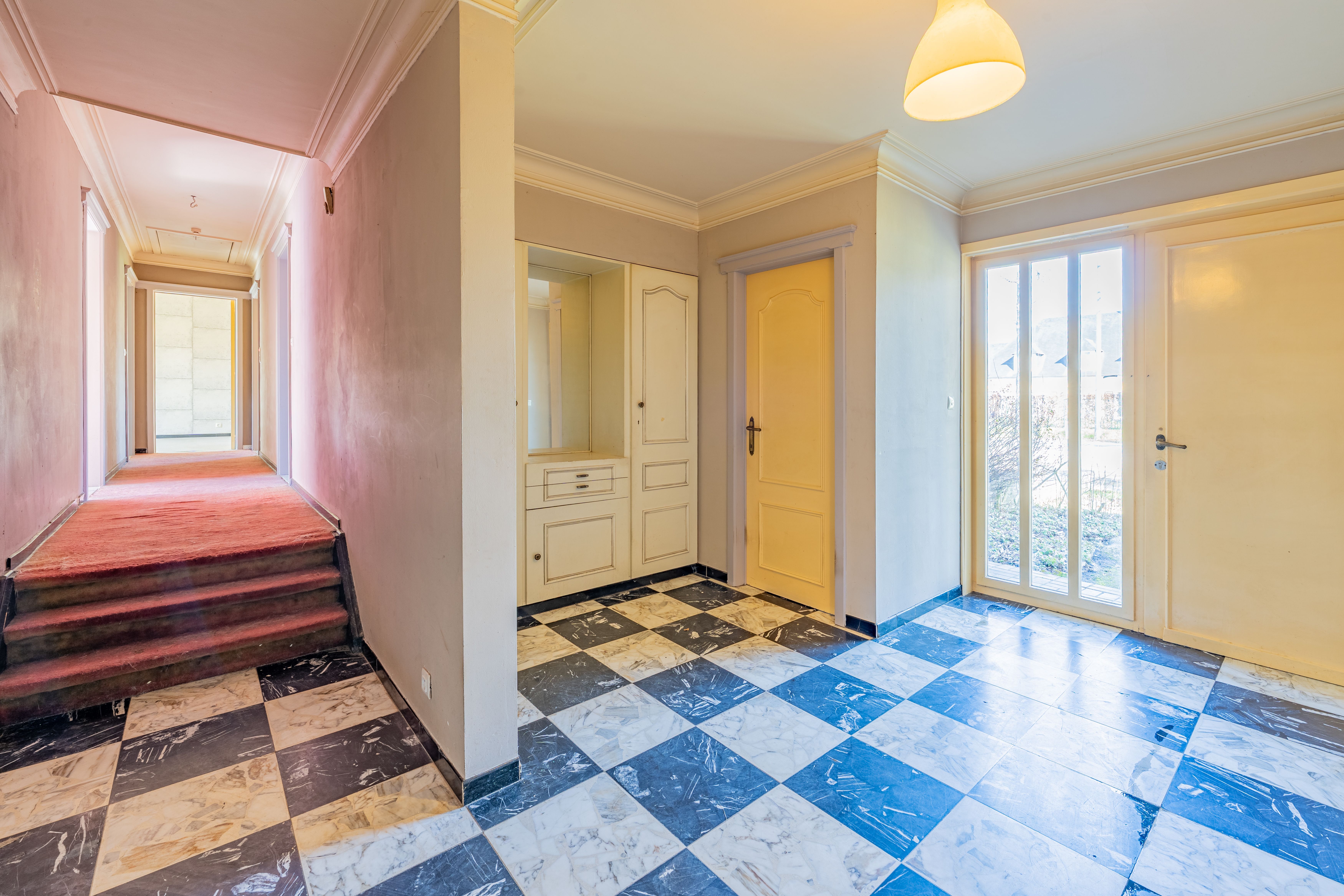 Ruime woning op een perceel van 2.200 m2 foto 3