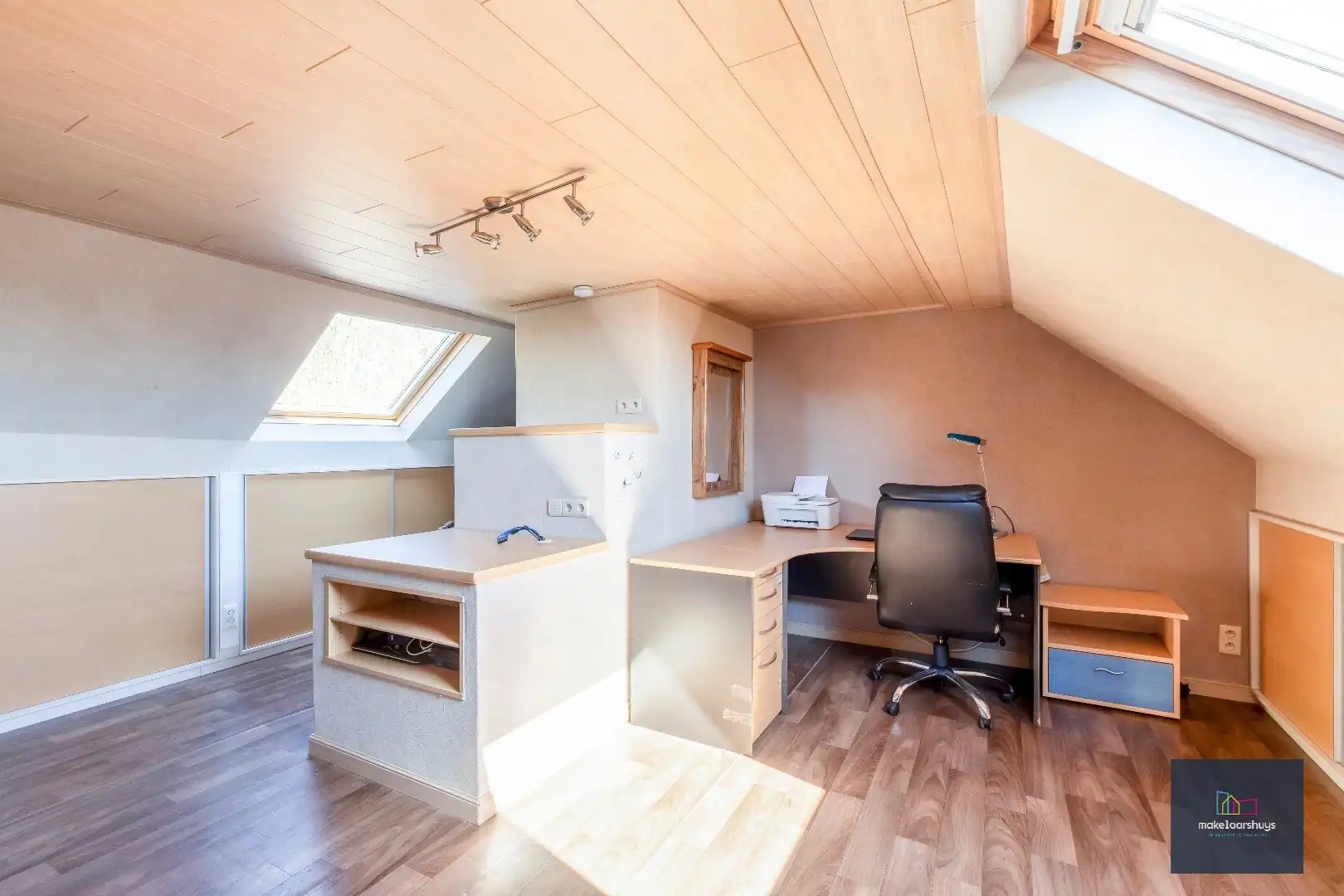 Ruime en instapklare gezinswoning met 4 slaapkamers en stadstuin  foto 22