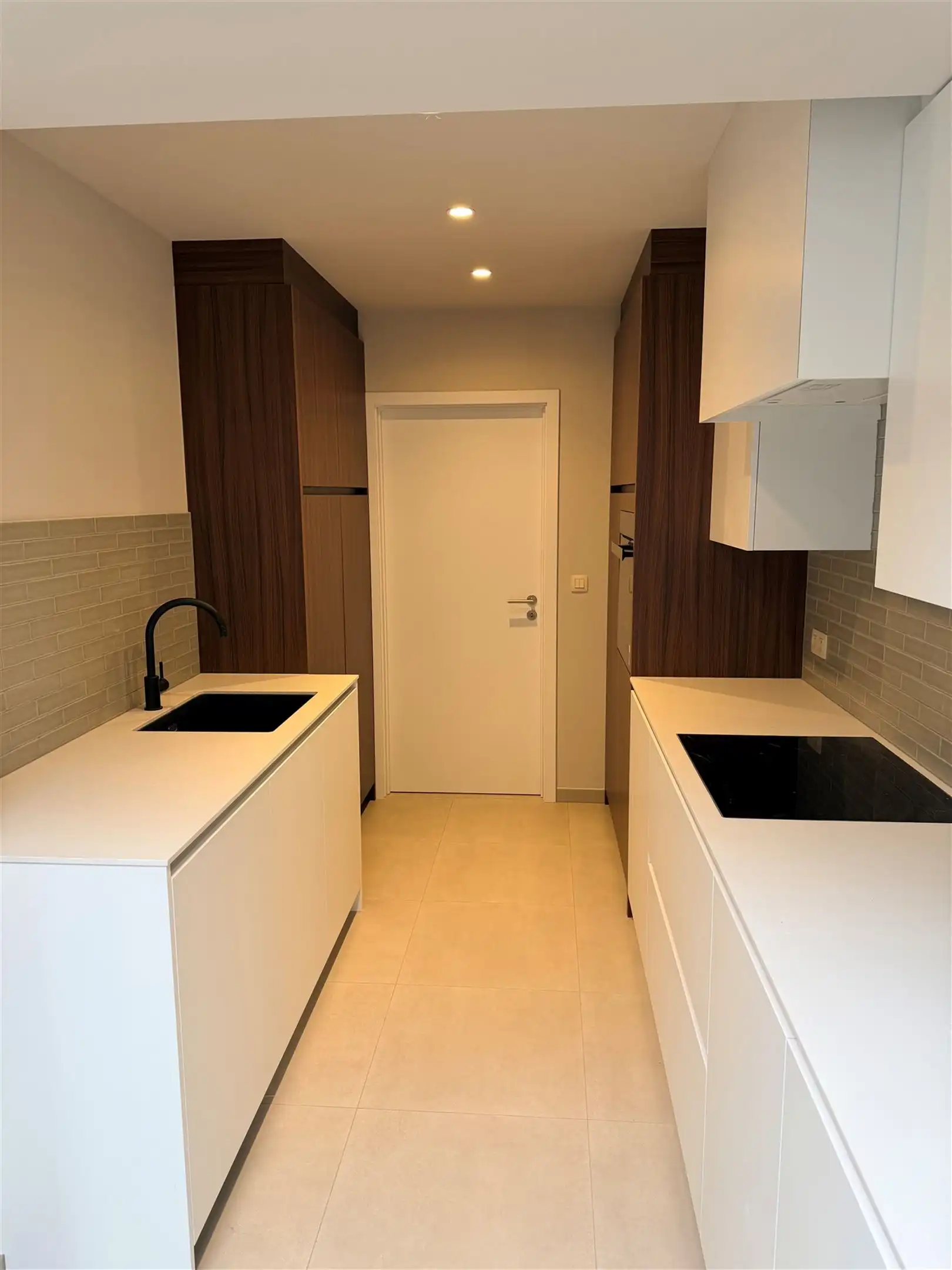 Woning in nieuwstaat, 3 slaapkamers, met tuin en garage foto 6