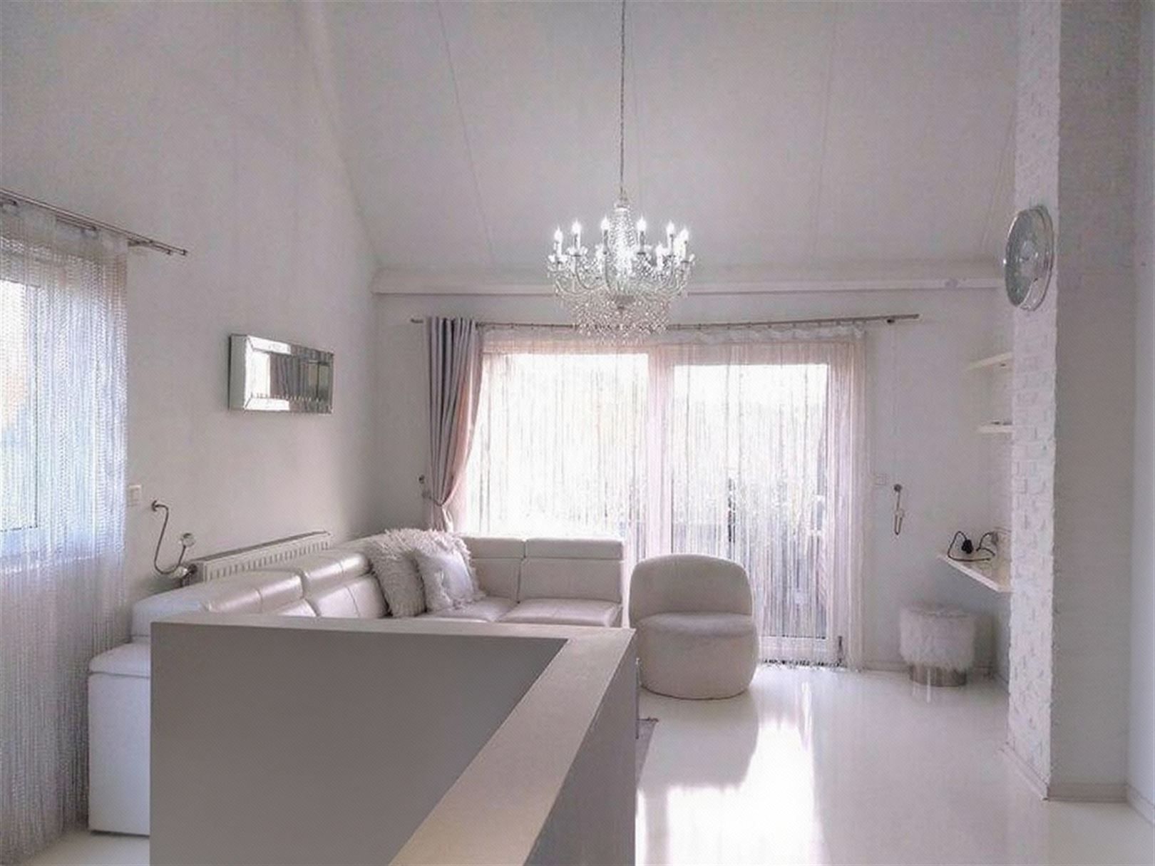 TE HUUR: Gemeubeld dakappartement met 2 slaapkamers te Heusden! foto 4