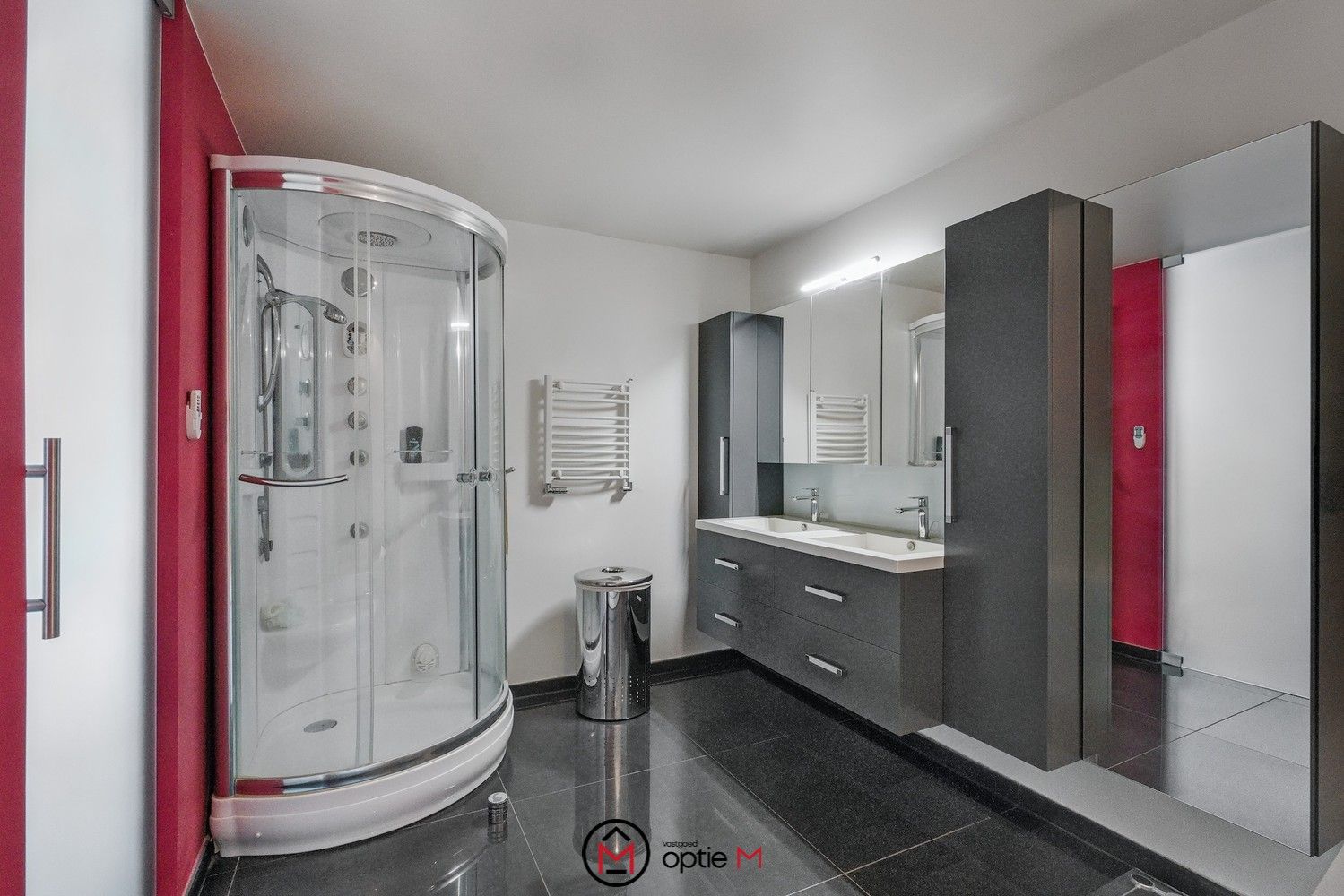 Unieke loft met 2 slaapkamers, terras en parking foto 20