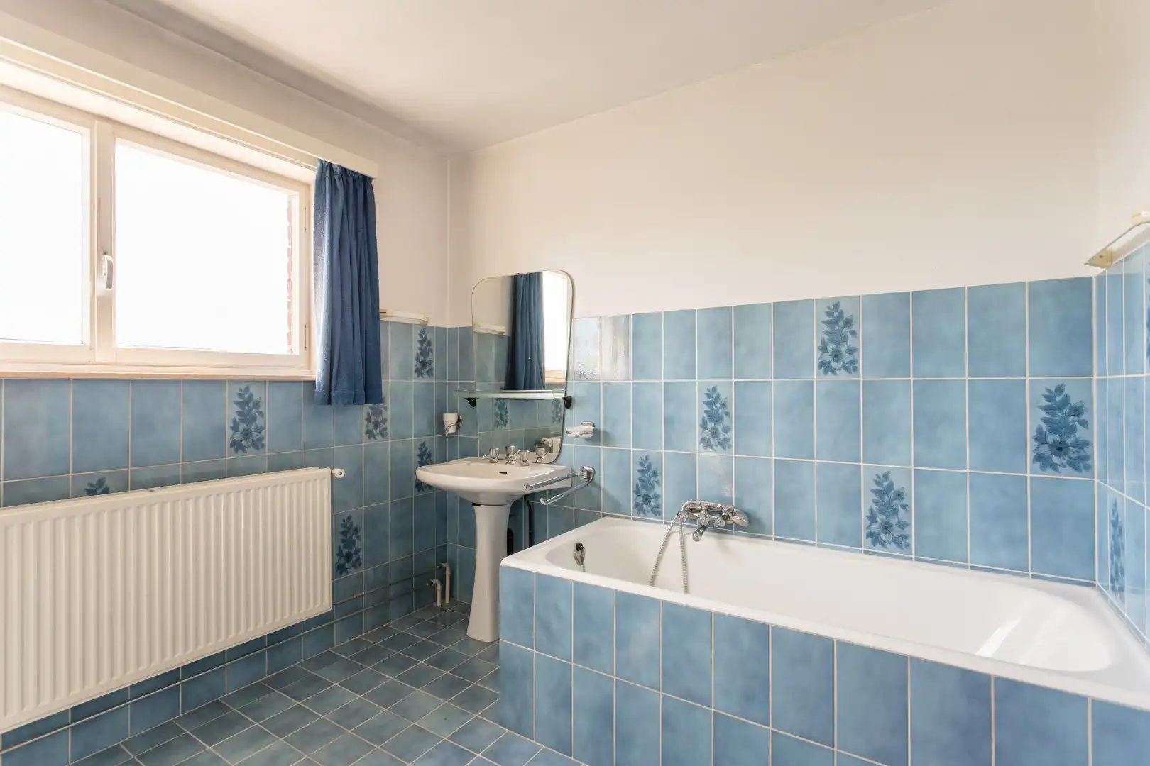 Te renoveren woning met 5 slpks op topligging in Dworp foto 16