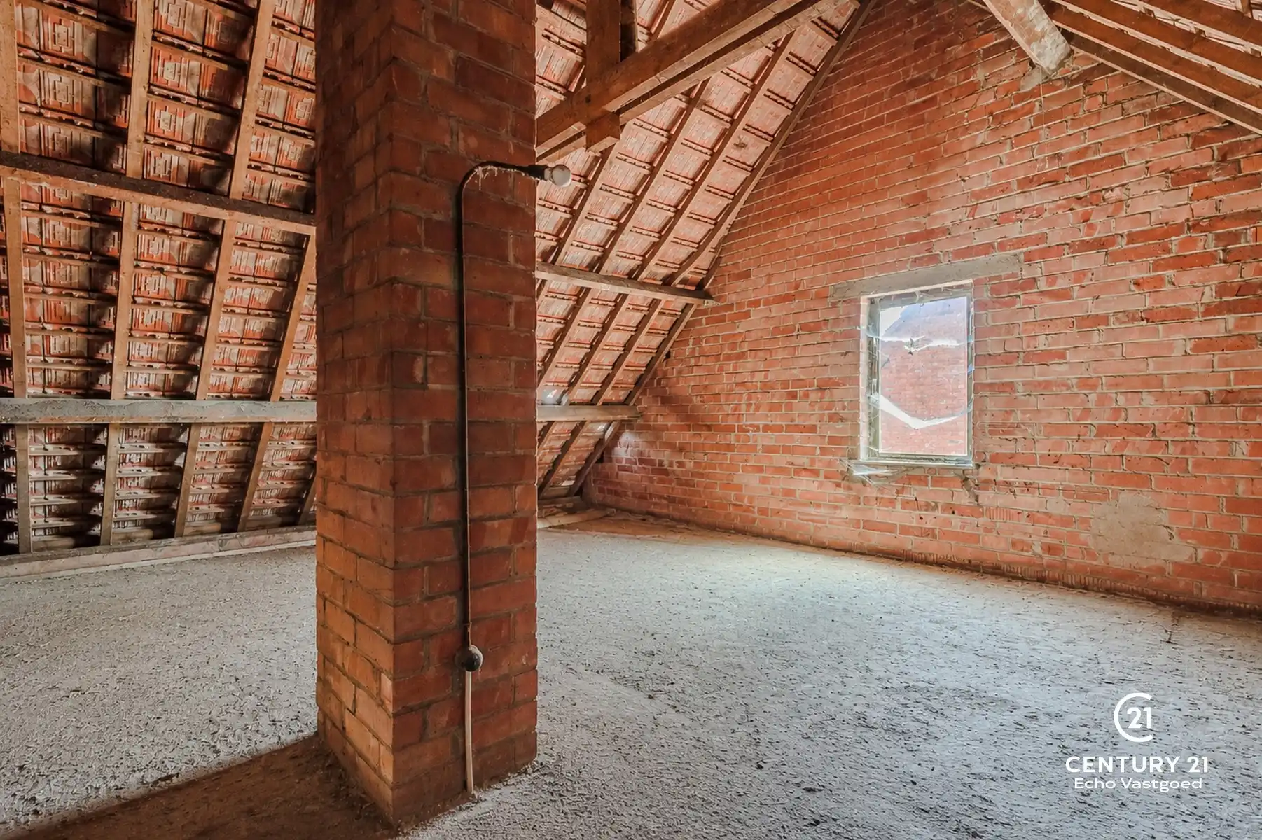 Karaktervolle te renoveren halfopen bebouwing op toplocatie foto 21