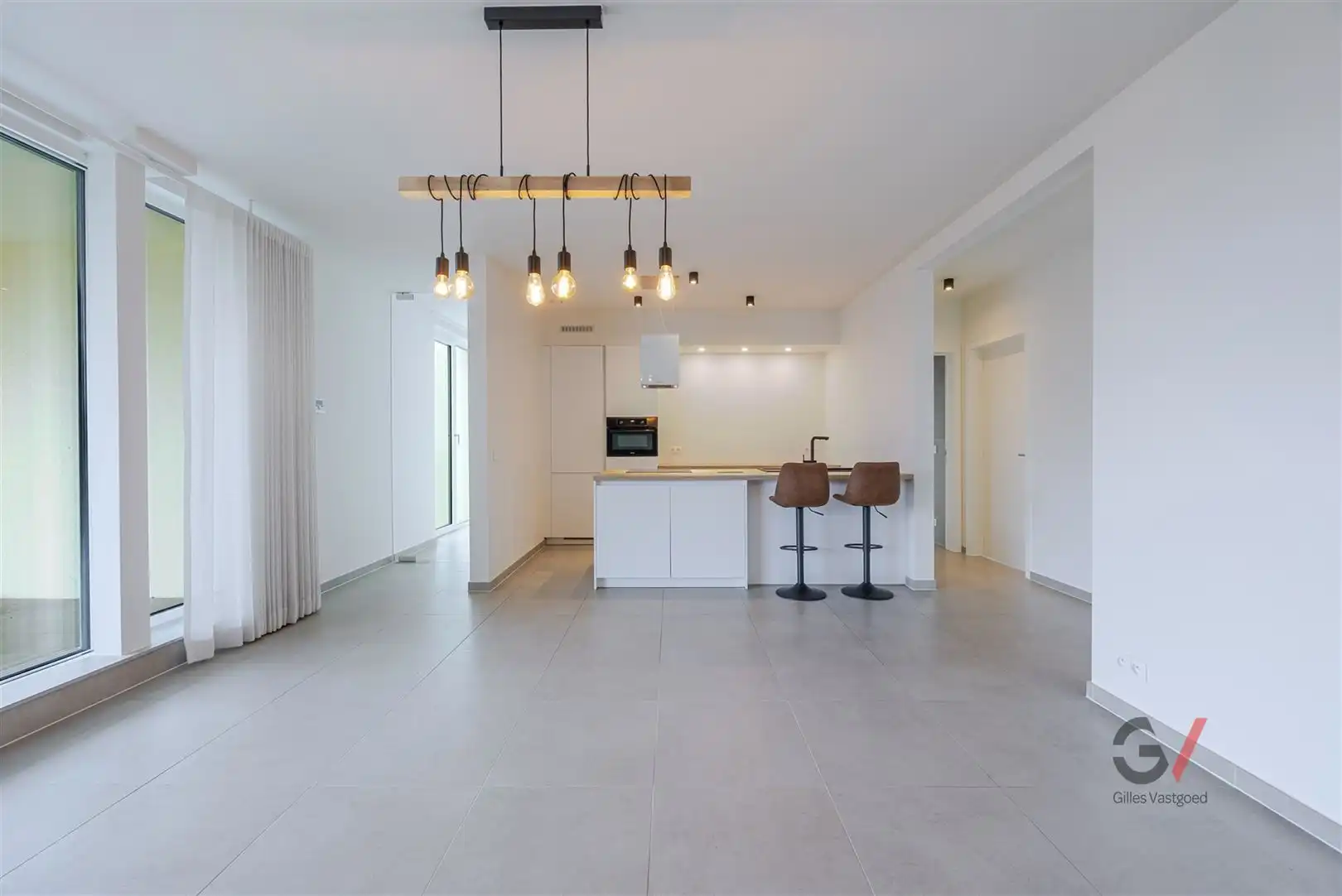 Lichtrijk en modern appartement met ruim terras foto 7