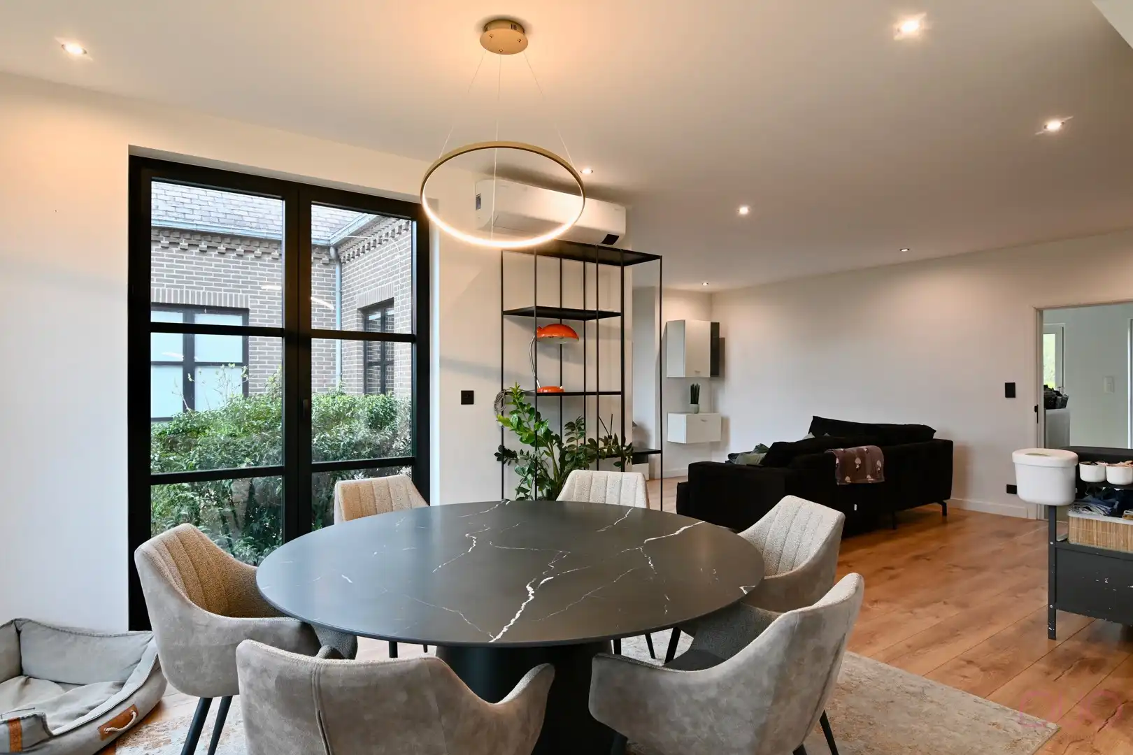 Gerenoveerd halfopen bebouwing op een prachtig perceel van 1h39a60ca inclusief weilanden foto 13