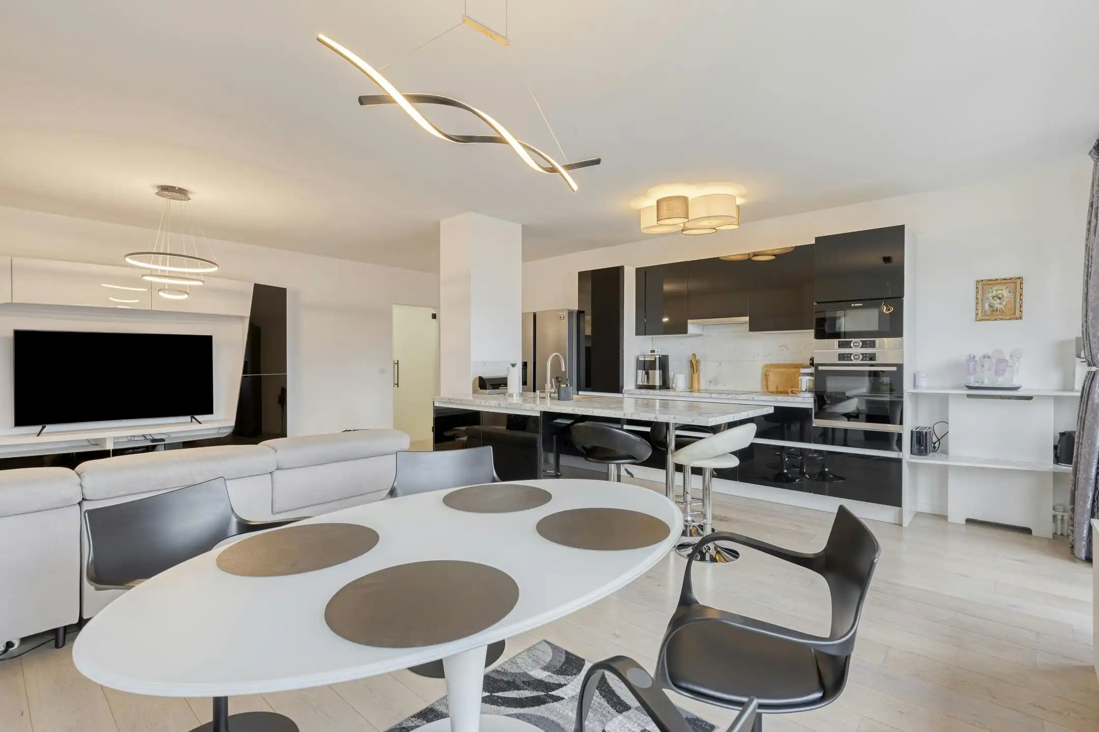 Stijlvol appartement met terras te koop Antwerpen foto 4